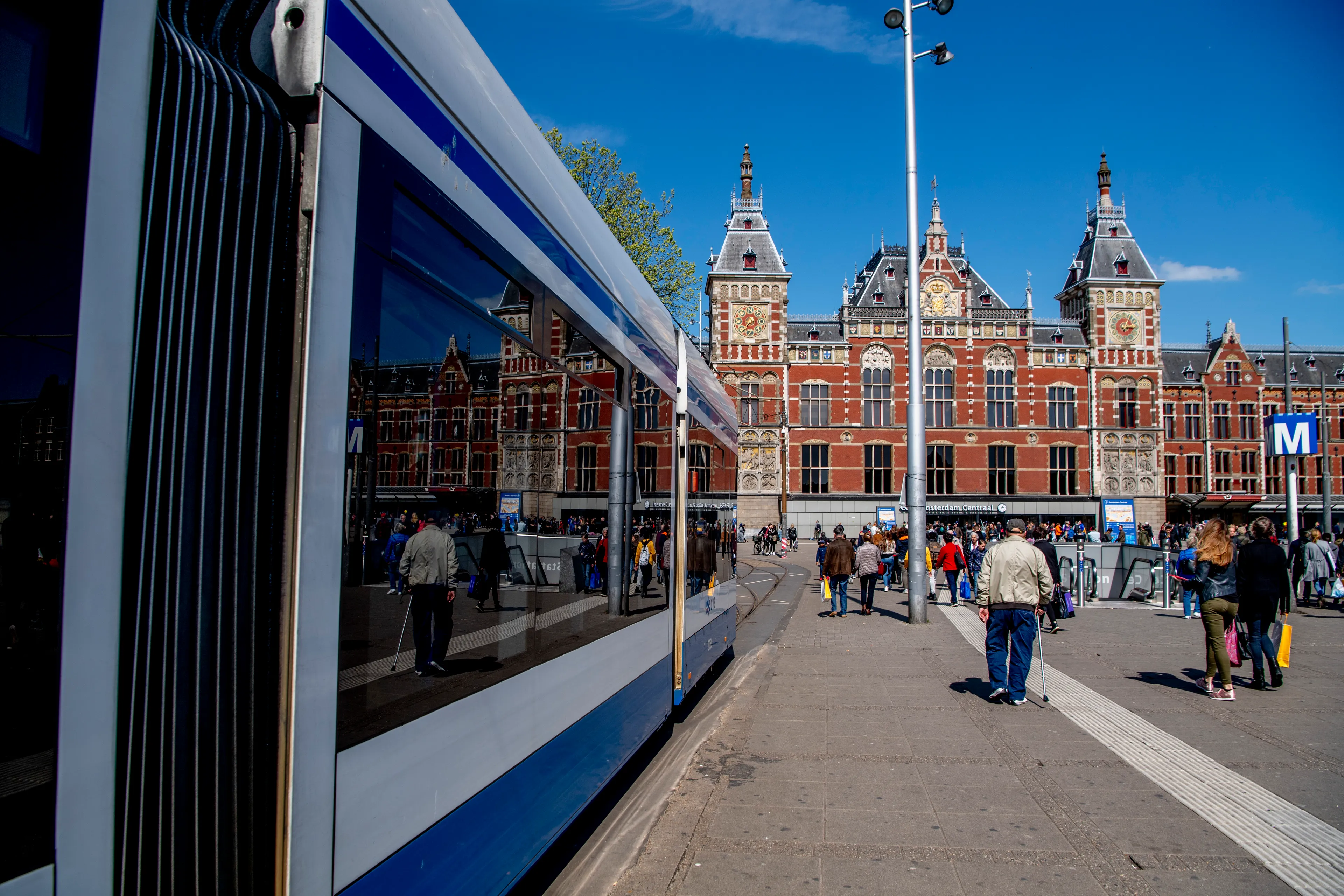 Personeel in Amsterdamse trams en bussen mishandeld door zwartrijders