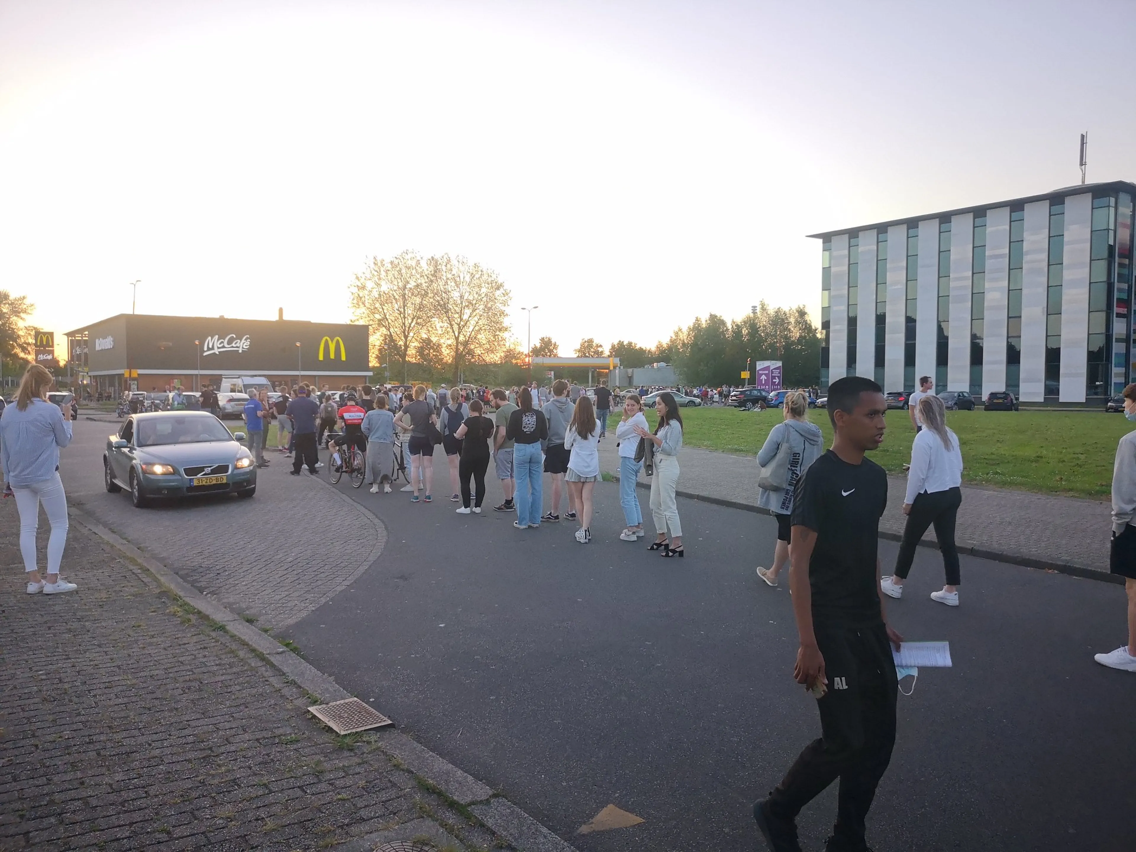 Drukte bij GGD in Nieuwegein: 1200 Janssen-vaccins uitgedeeld door stroomstoring