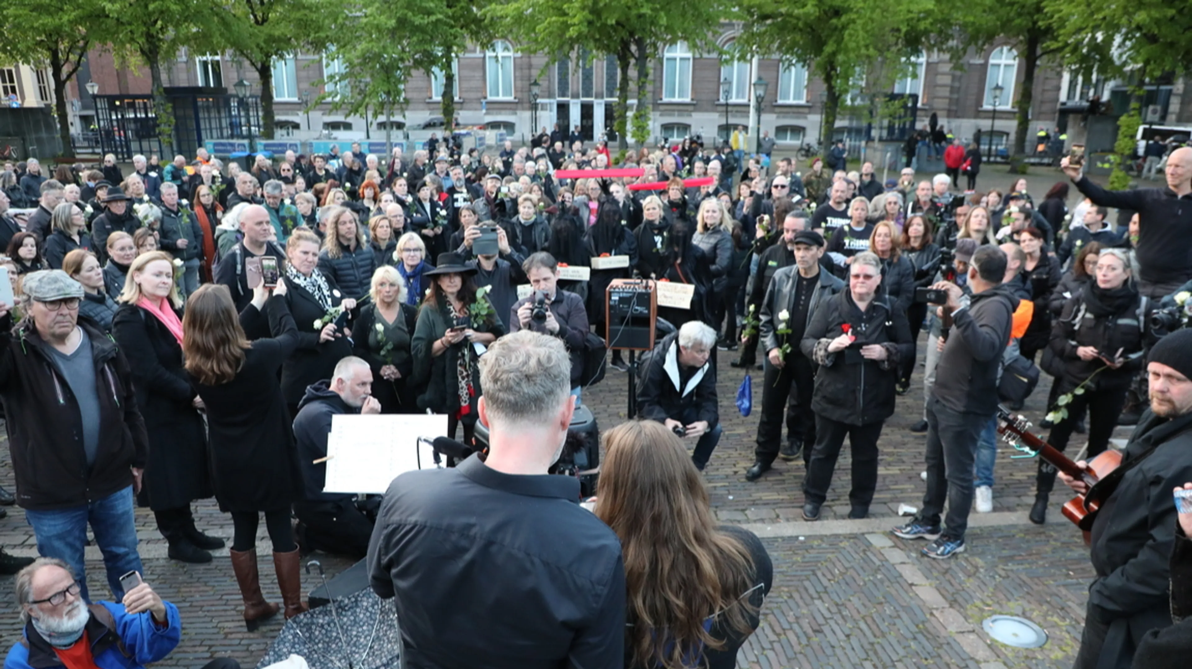 Politie sluit Plein bij Tweede Kamer af vanwege te veel demonstranten
