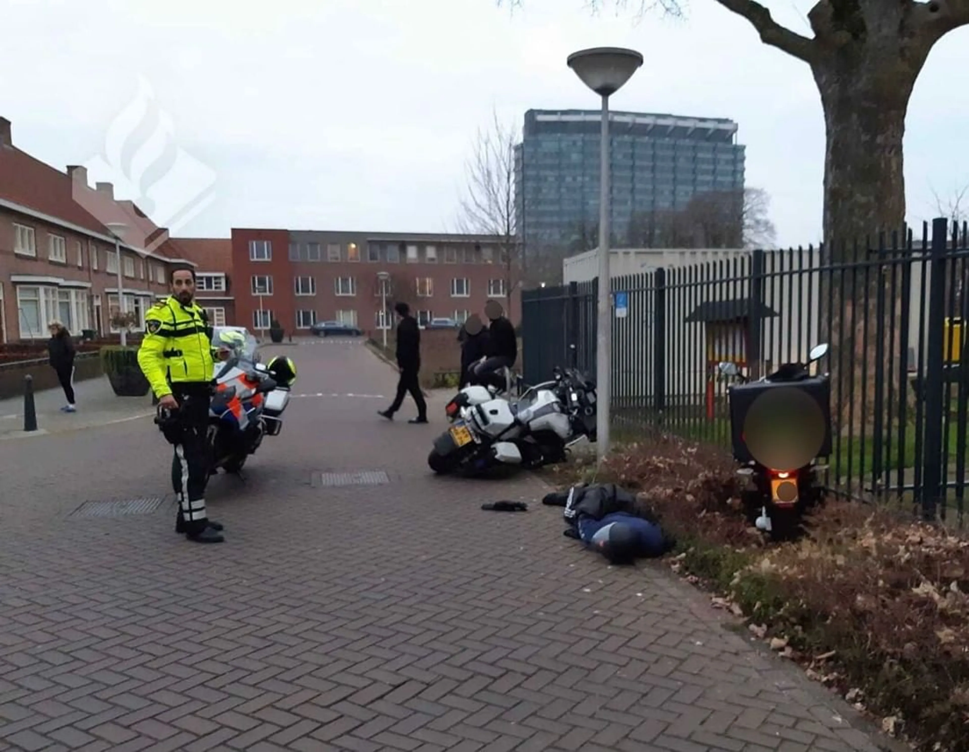 Agent van motor getrapt door 15-jarige in Eindhoven: 'Ik ben er goed vanaf gekomen