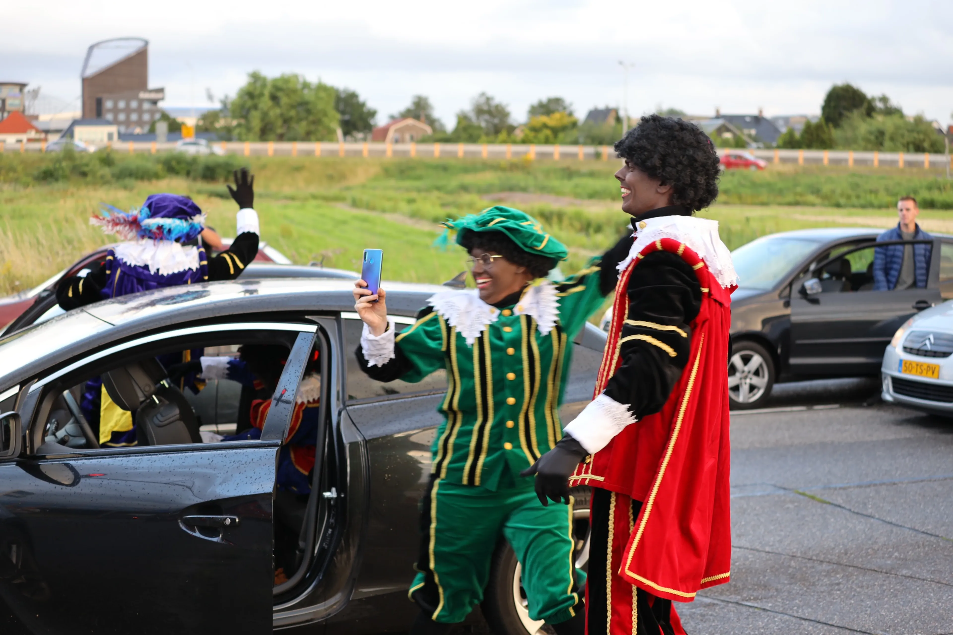 Zwarte Pieten sluiten zich aan bij boerenprotest Heerenveen