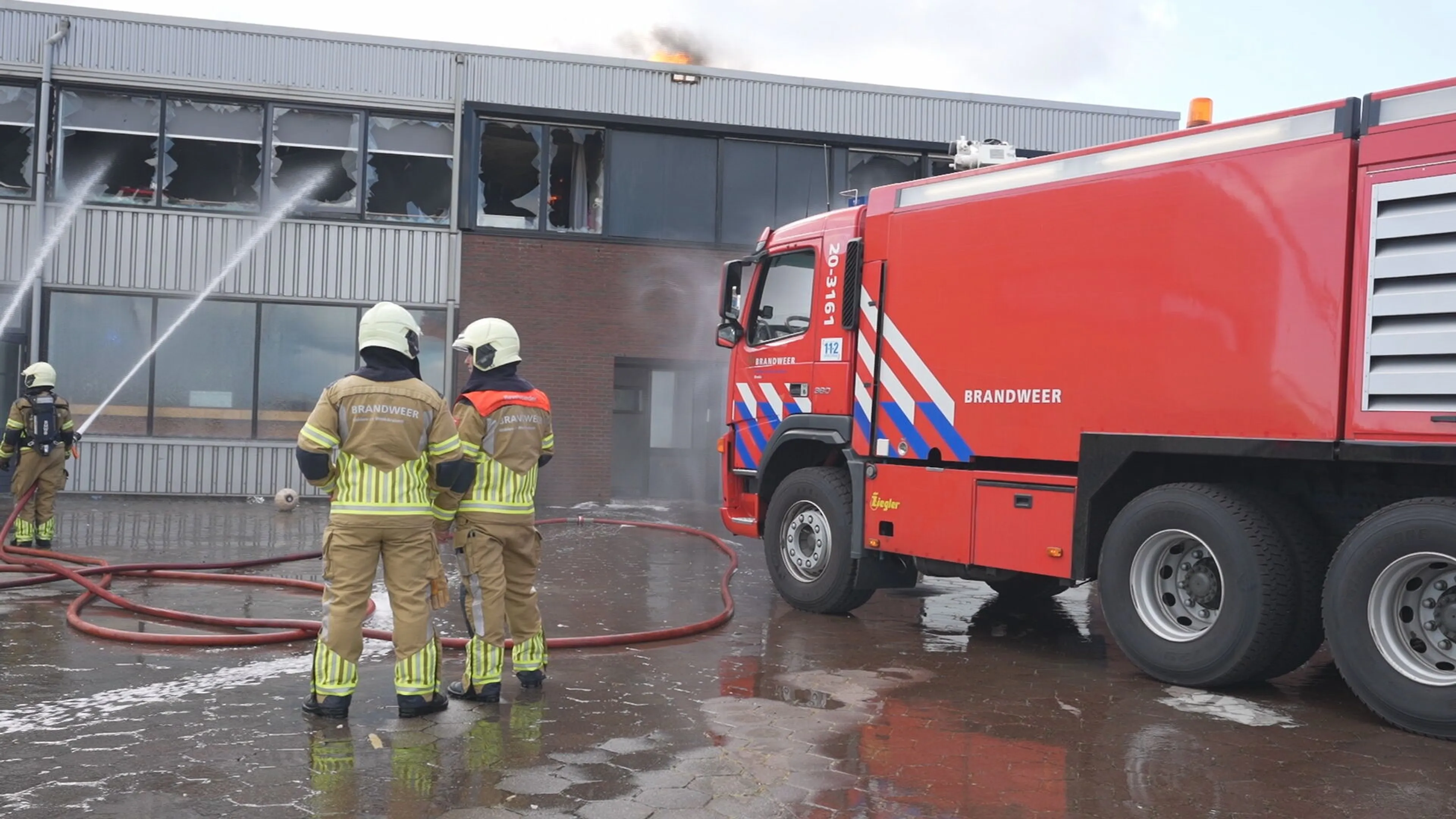 Politie vindt drie lichamen in uitgebrand pand Werkendam