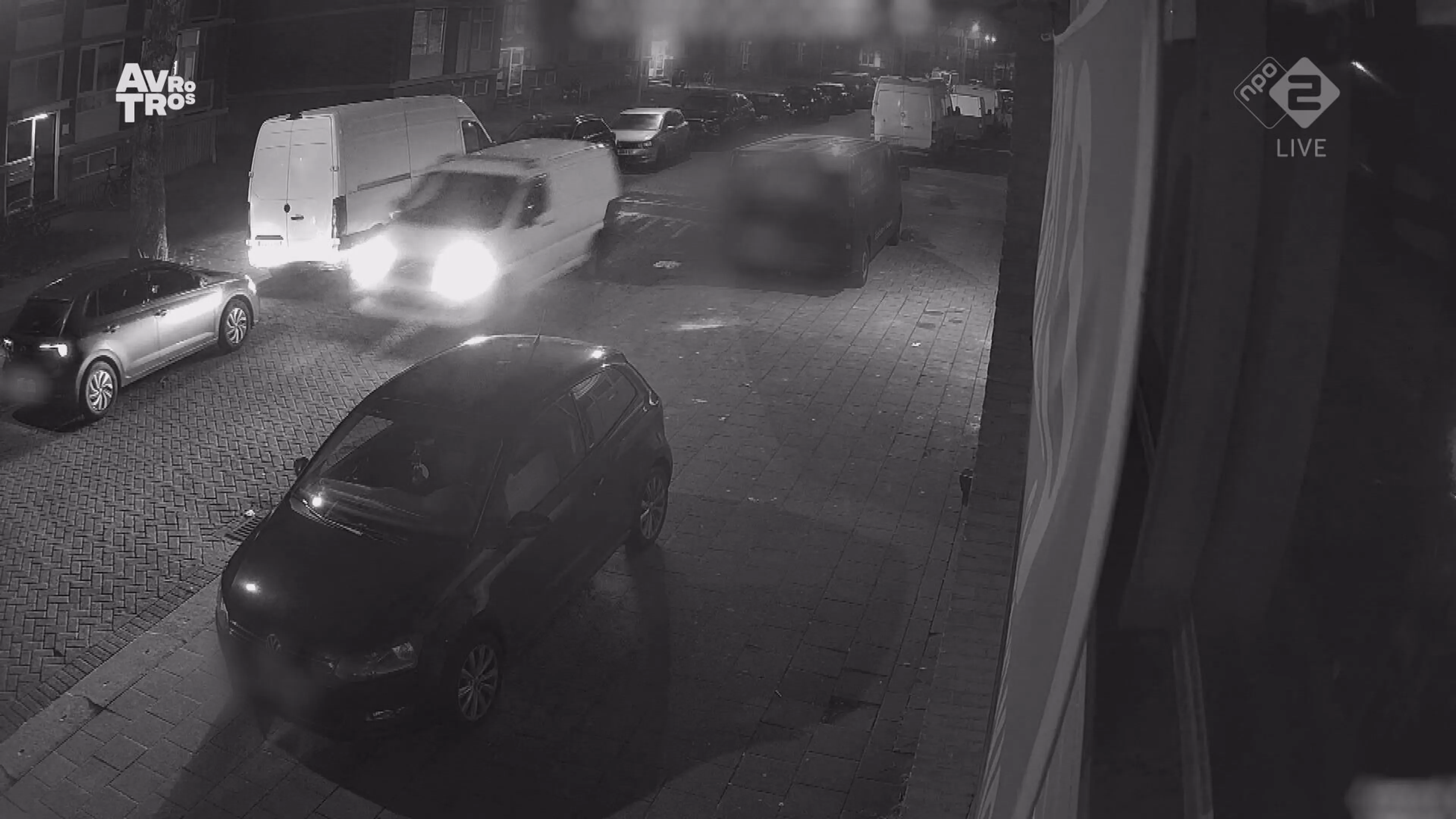 ZIEN: Belangrijke getuigen ontsnappen op haar na aan explosie Rotterdam