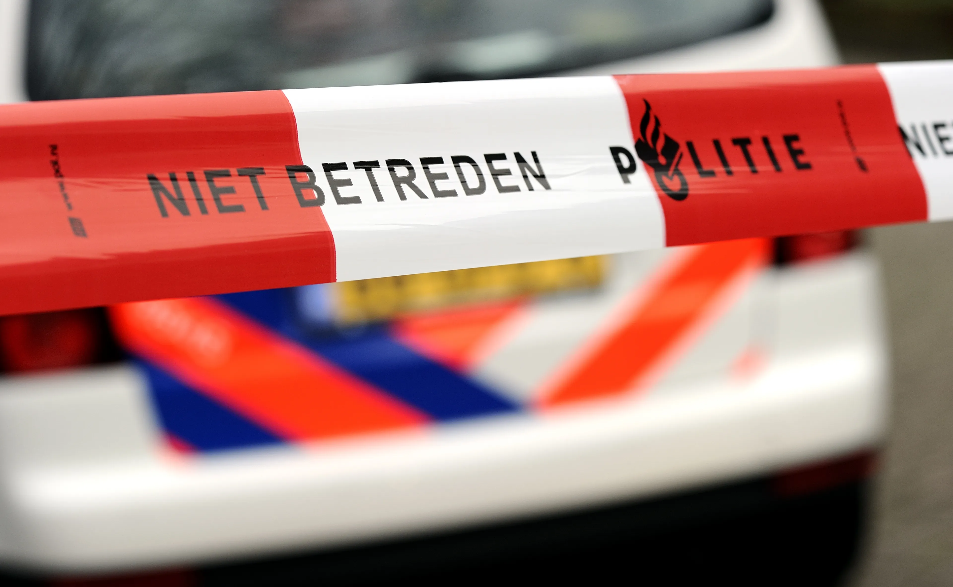 EOD haalt explosief uit auto 'die opviel' in Roermond