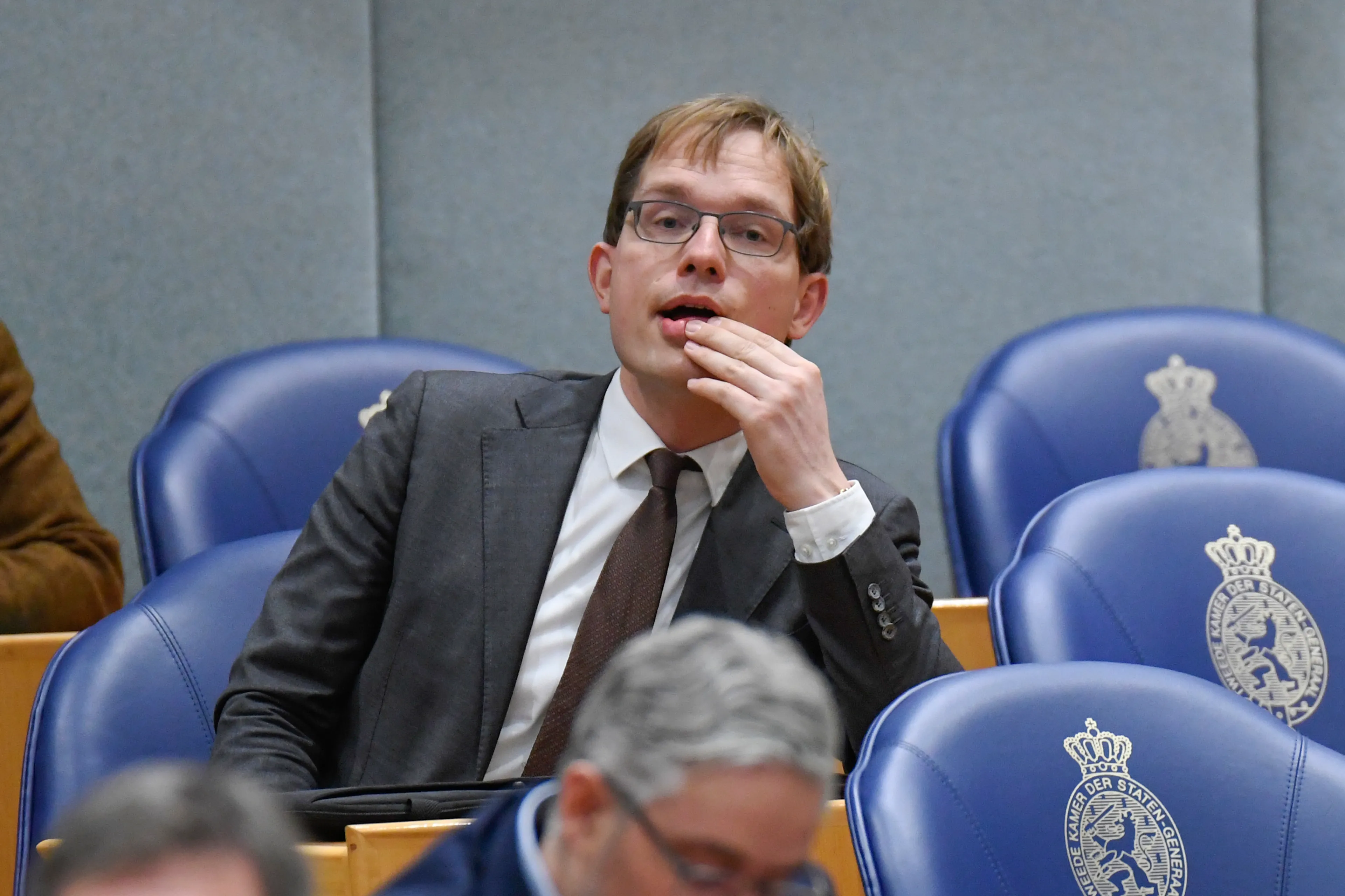 Forum-Kamerlid Van Houwelingen krijgt boete vanwege bewerkte foto met nazivlag