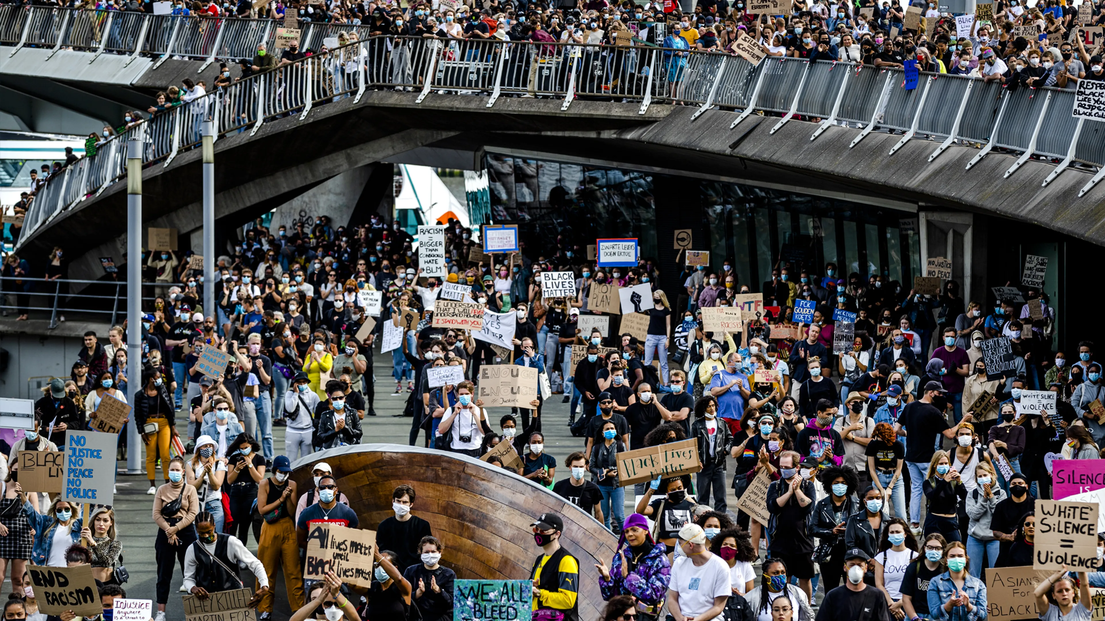 Nederlanders willen tijdelijk verbod op grootschalige demonstraties na drukte in Rotterdam