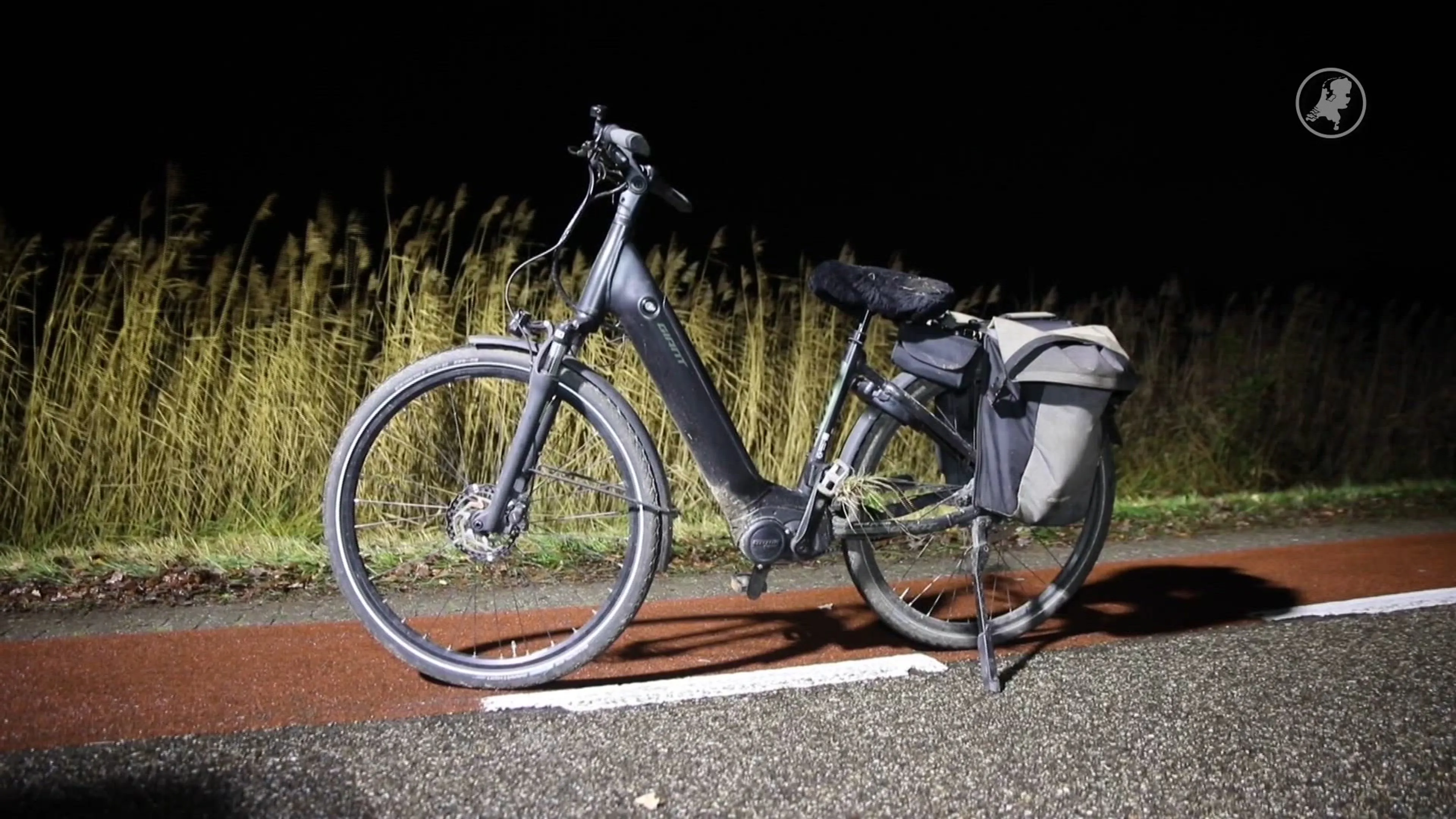 Fietser (61) zwaargewond na aanrijding Beemte Broekland bestuurder vlucht weg