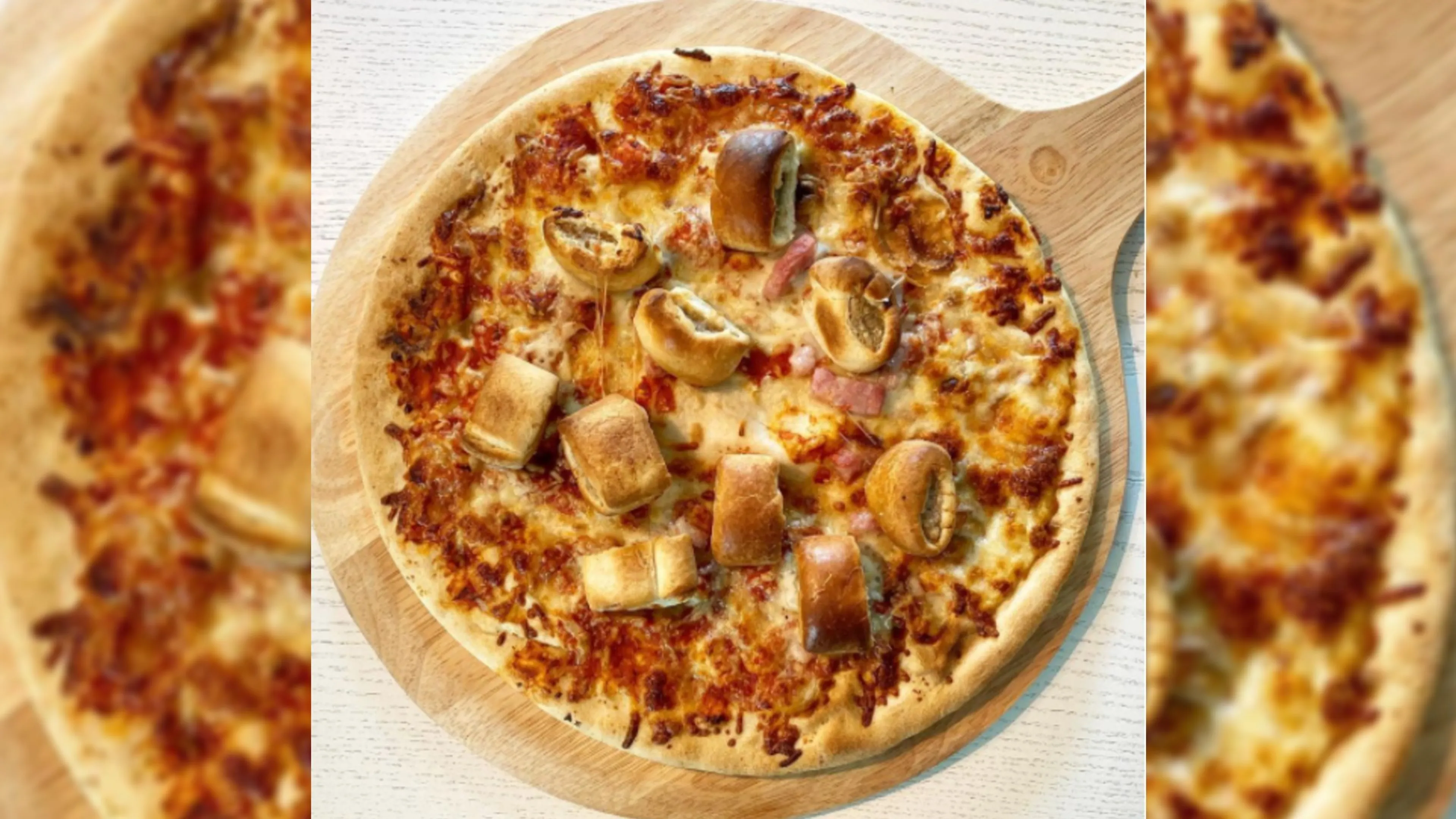 Grote verontwaardiging over pizza worstenbroodje: 'Is dit een verlate 1-aprilgrap?'