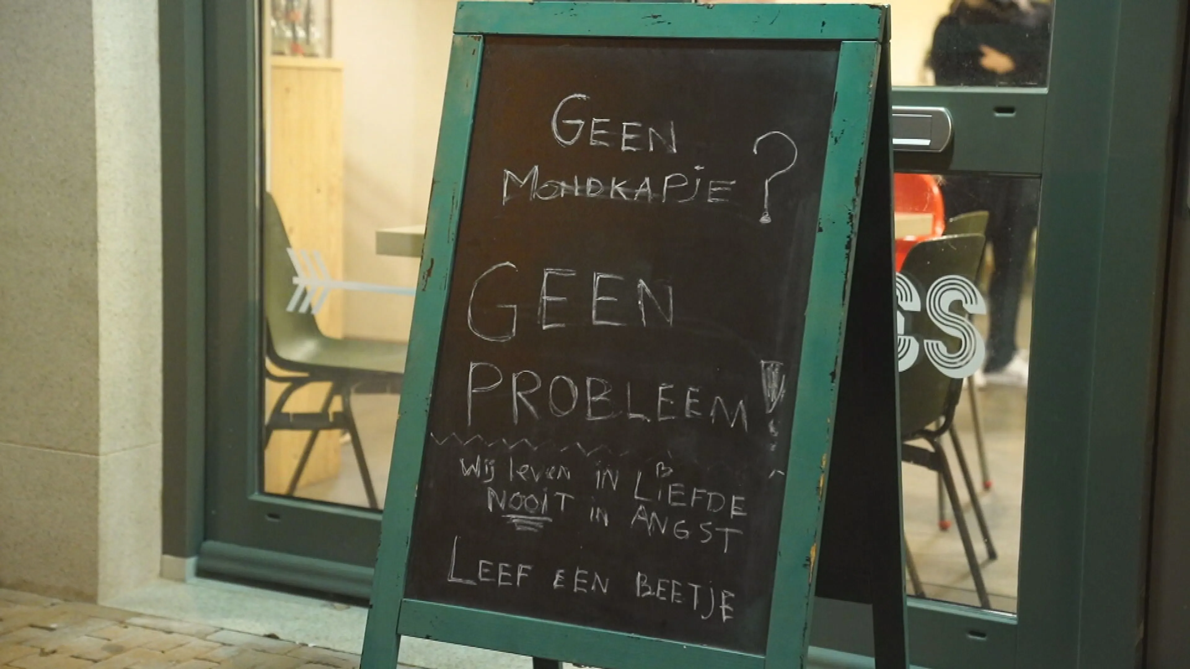 Restaurant in Eindhoven gaat ondanks harde lockdown tóch open: 'De maat is vol'