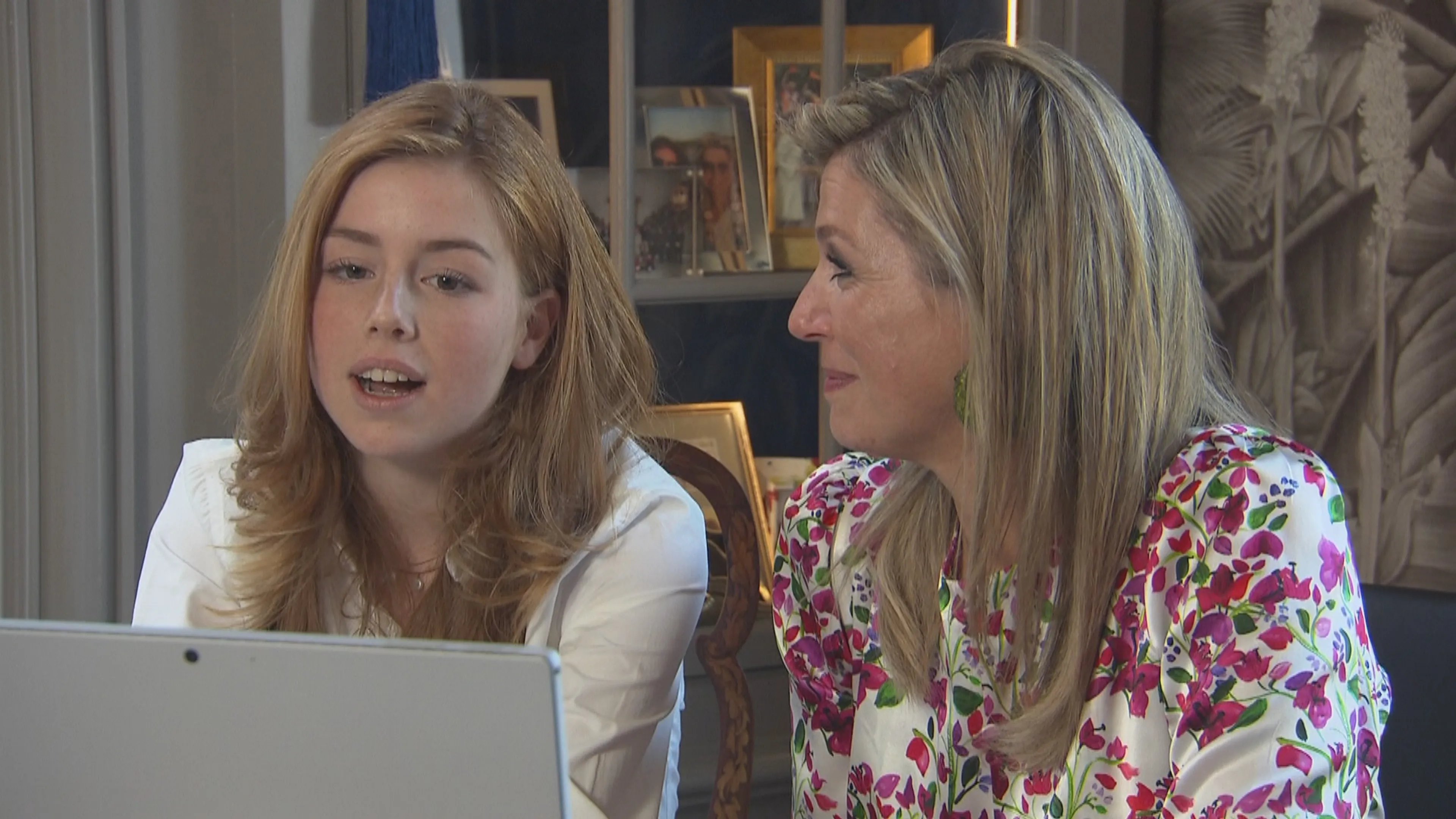 Prinses Alexia openhartig over haar opvoeding: 'Ik vind mijn ouders hele goede ouders'