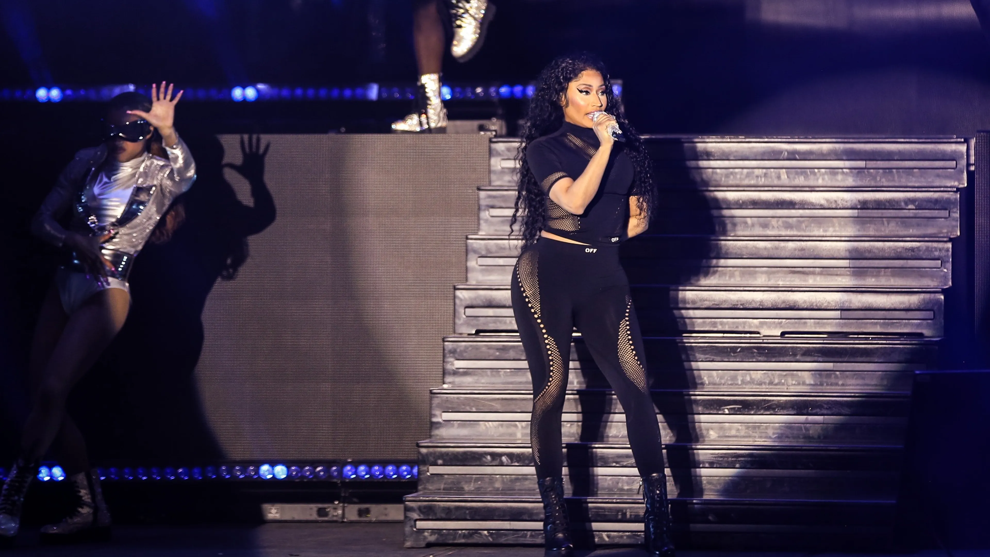  Nicki Minaj krijgt op Schiphol 350 euro boete voor softdrugs