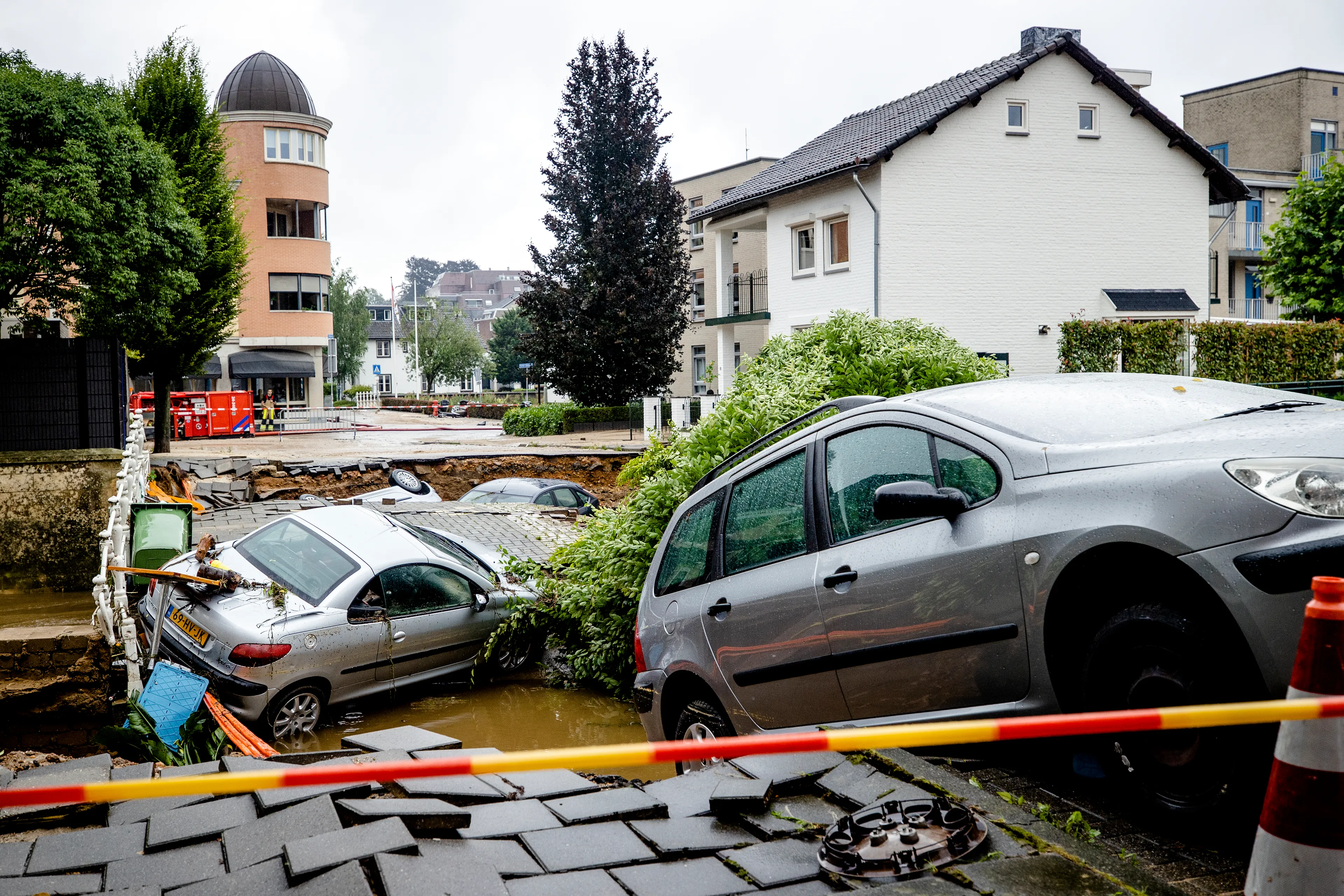 Burgemeester Valkenburg: verleng watersnood-giftactie Giro 777