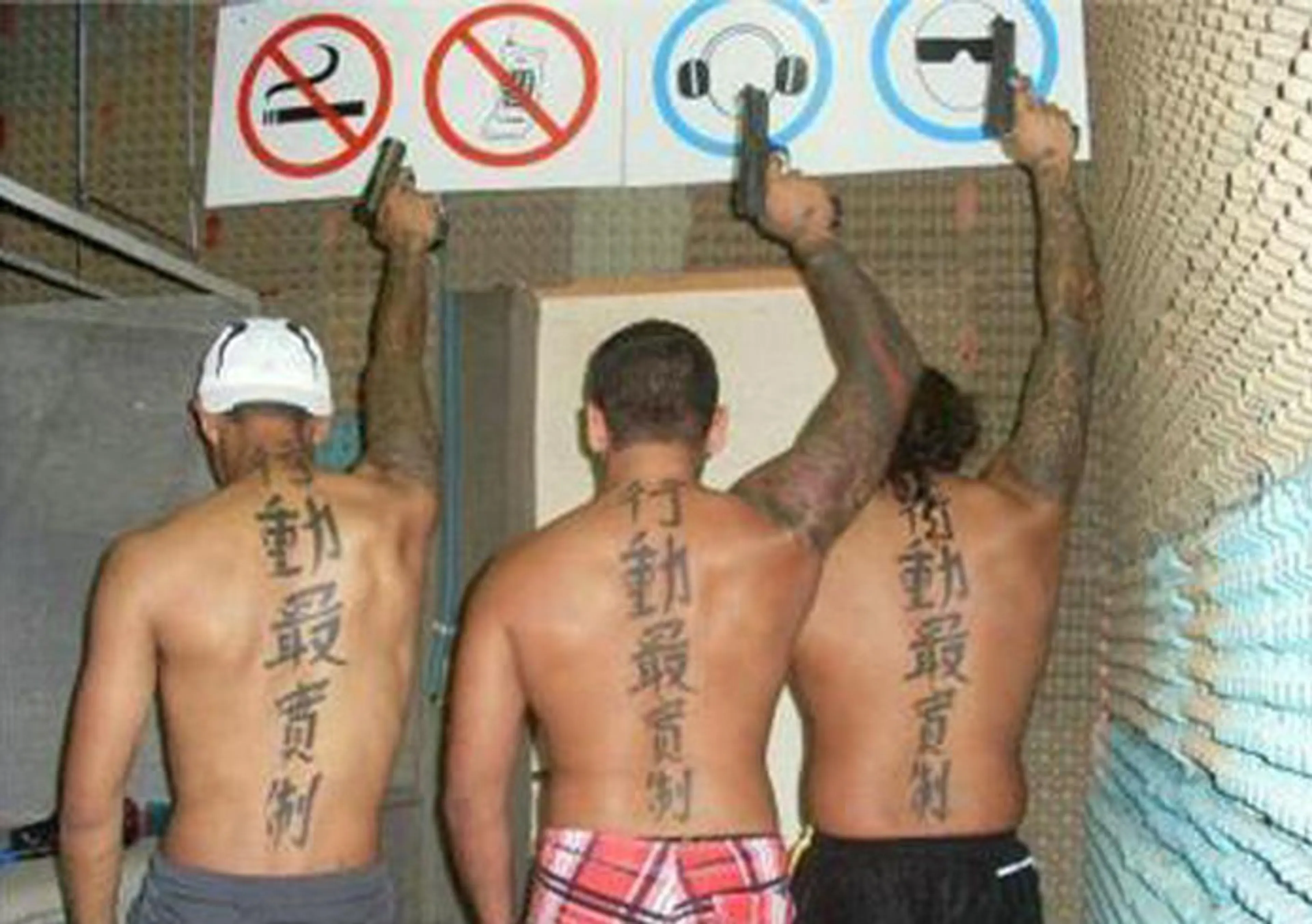 Tattookiller' Cor P. knipt enkelband door en vlucht na eis levenslang