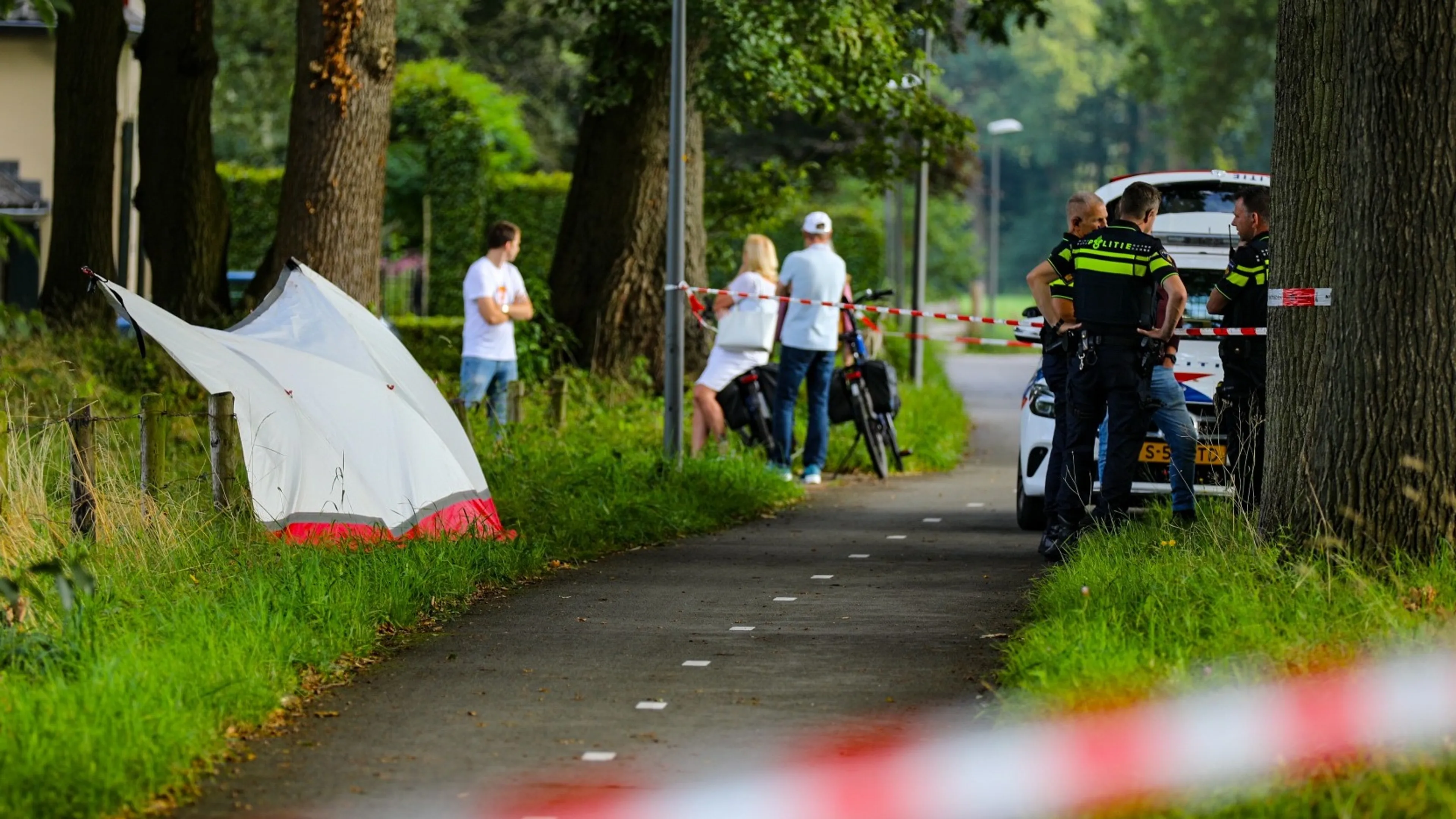 Tragisch ongeluk in Laag Soeren: fietser belandt in prikkeldraad en overlijdt