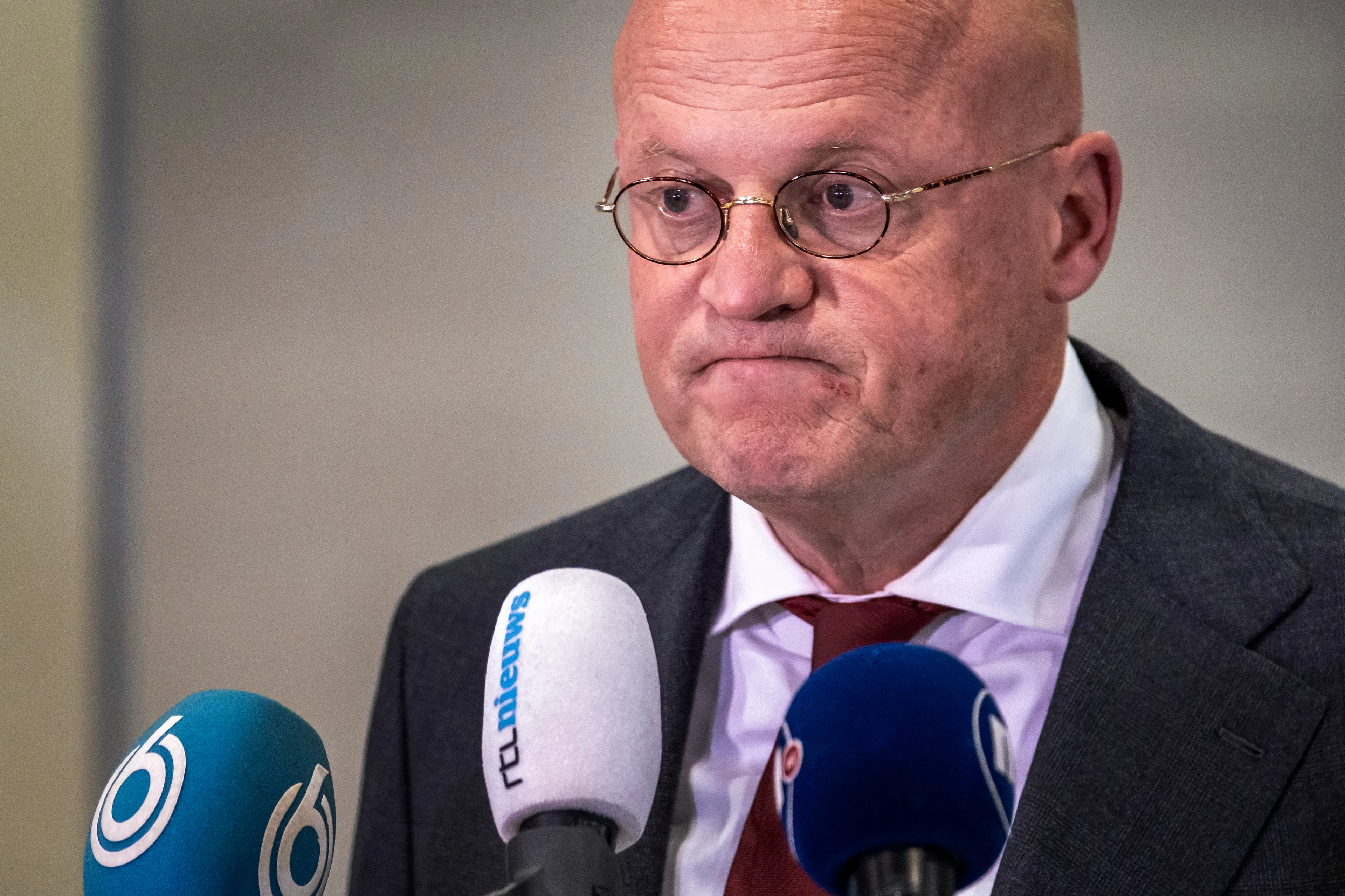 Steun voor Grapperhaus brokkelt af: helft Nederlanders wil dat hij aftreedt