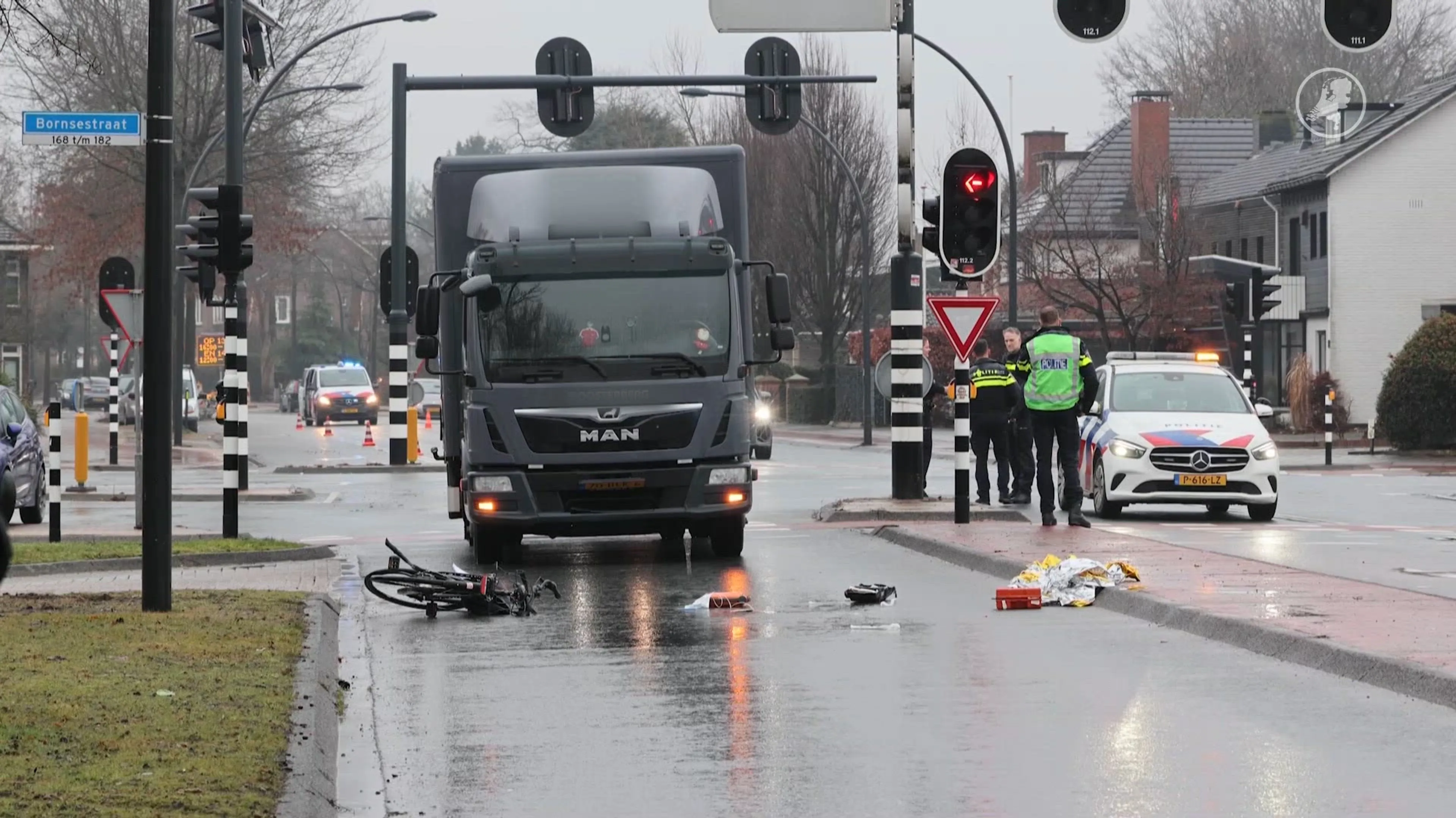 Minderjarig meisje verongelukt na aanrijding vrachtwachten