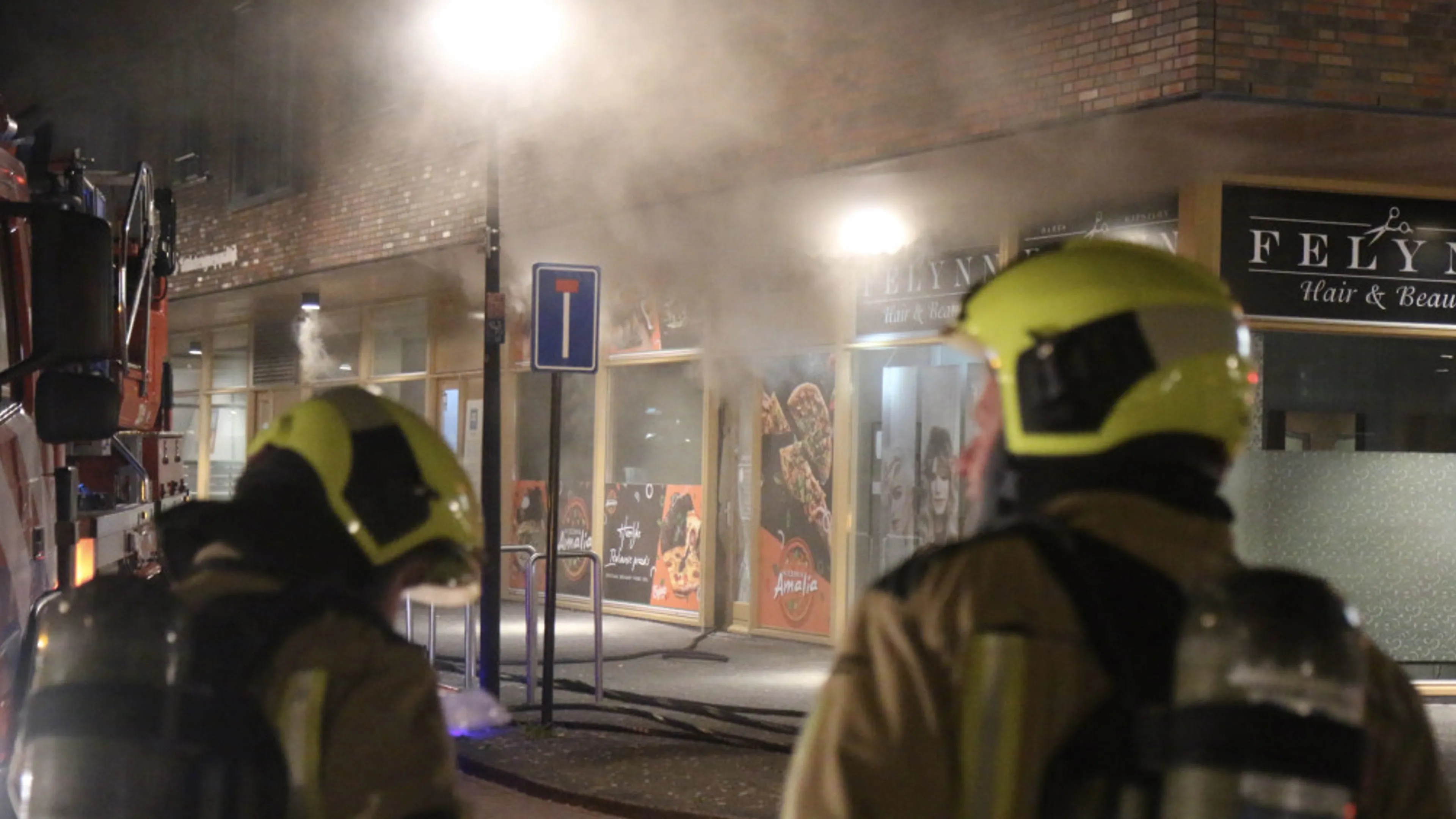 Brand in Haagse pizzeria, twintig huizen erboven ontruimd
