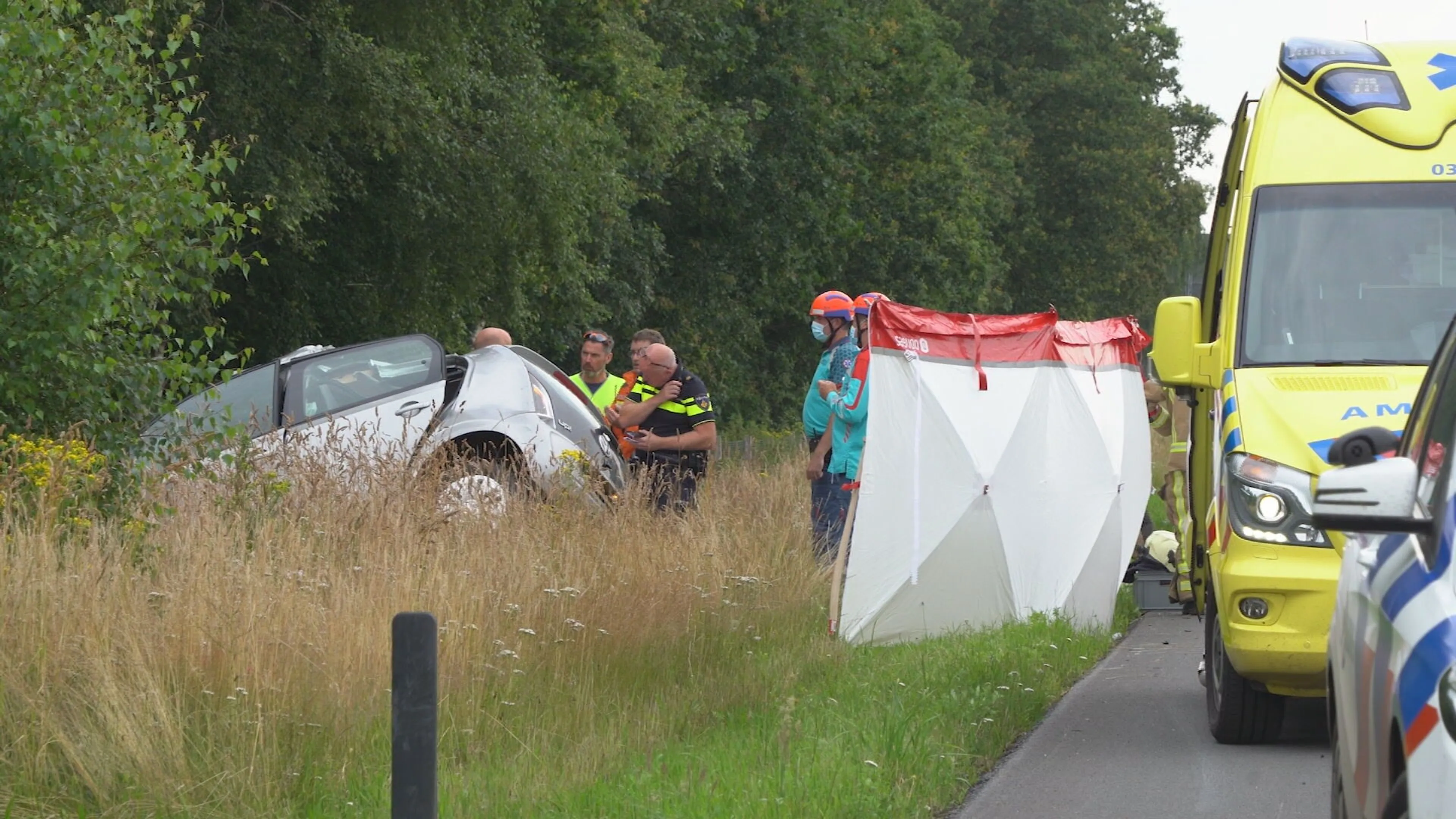 Man (35) overleden bij dodelijk ongeval A37 bij Nieuw-Amsterdam