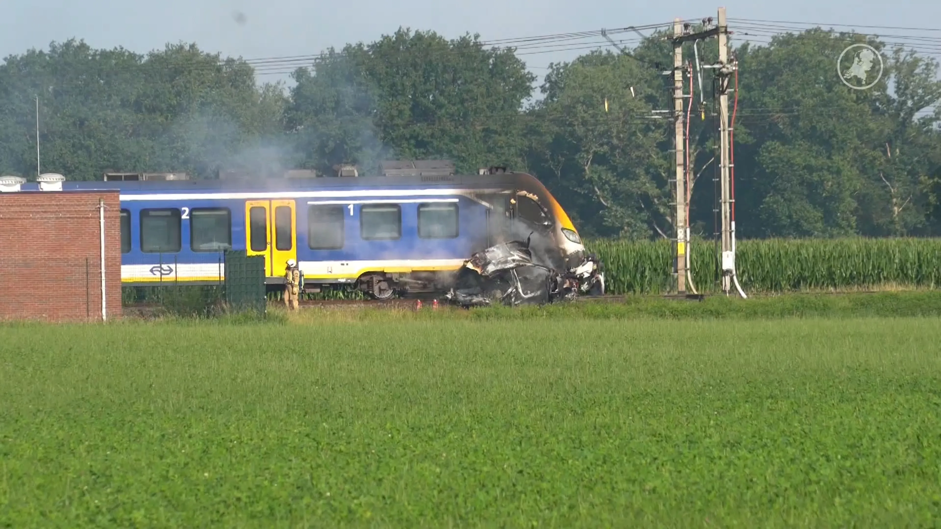 Trein botst op auto bij Assen, treinverkeer gestremd