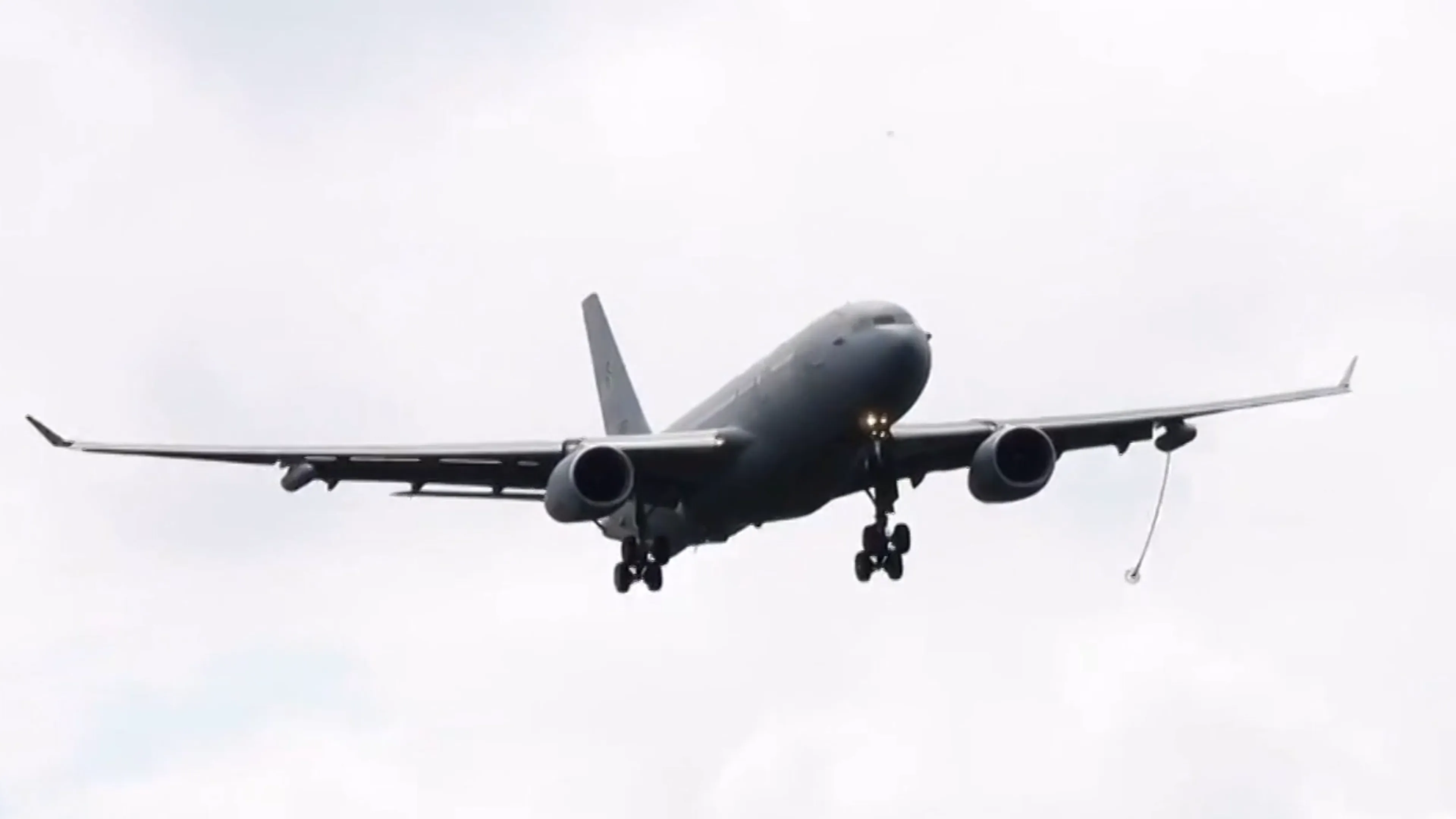 Gestrande Nederlanders uit Oman via Egypte naar Schiphol