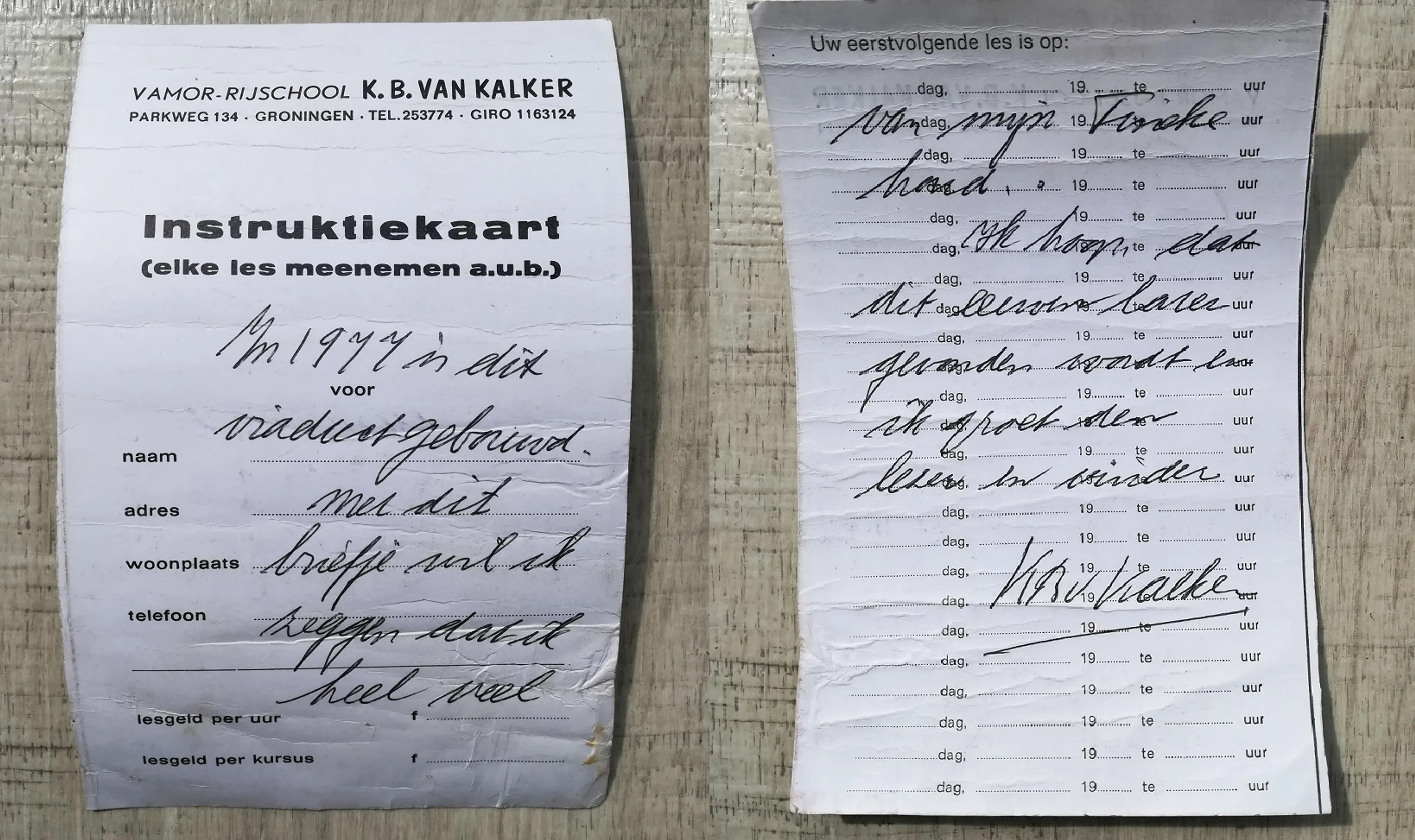 71-jarige Petra ontvangt na 45 jaar verstopt liefdesbriefje van overleden vader aan moeder