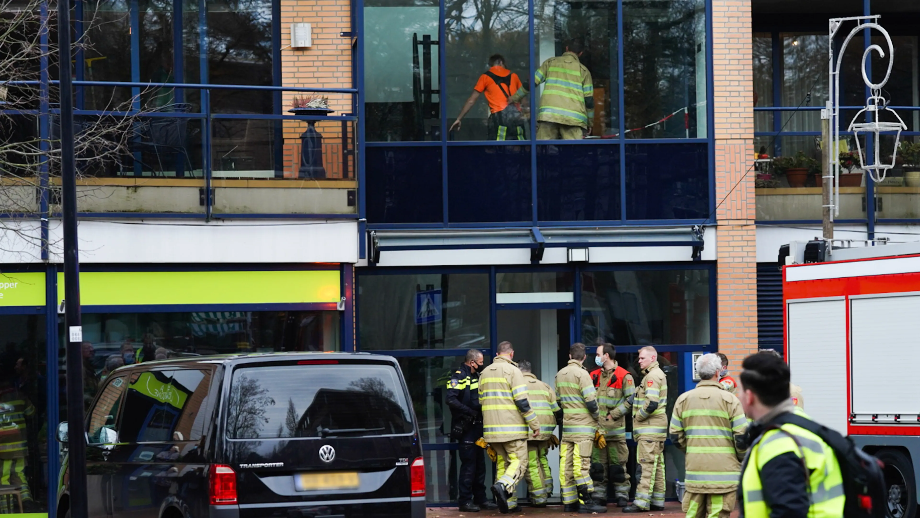 Brandweerman verongelukt in appartementencomplex in Den Dolder