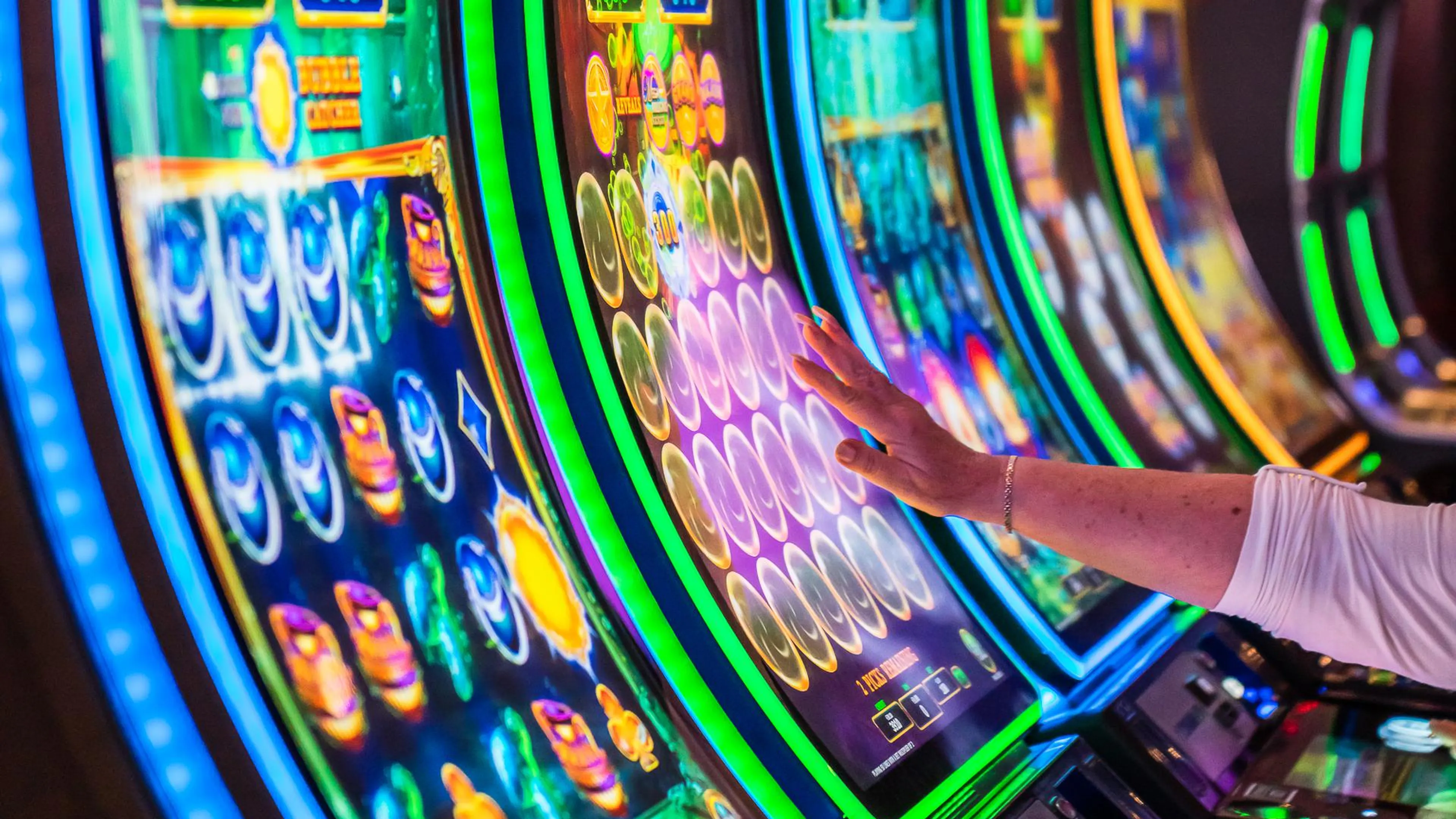 Man zet 1 euro in en wint megabedrag van 2,6 miljoen bij Holland Casino