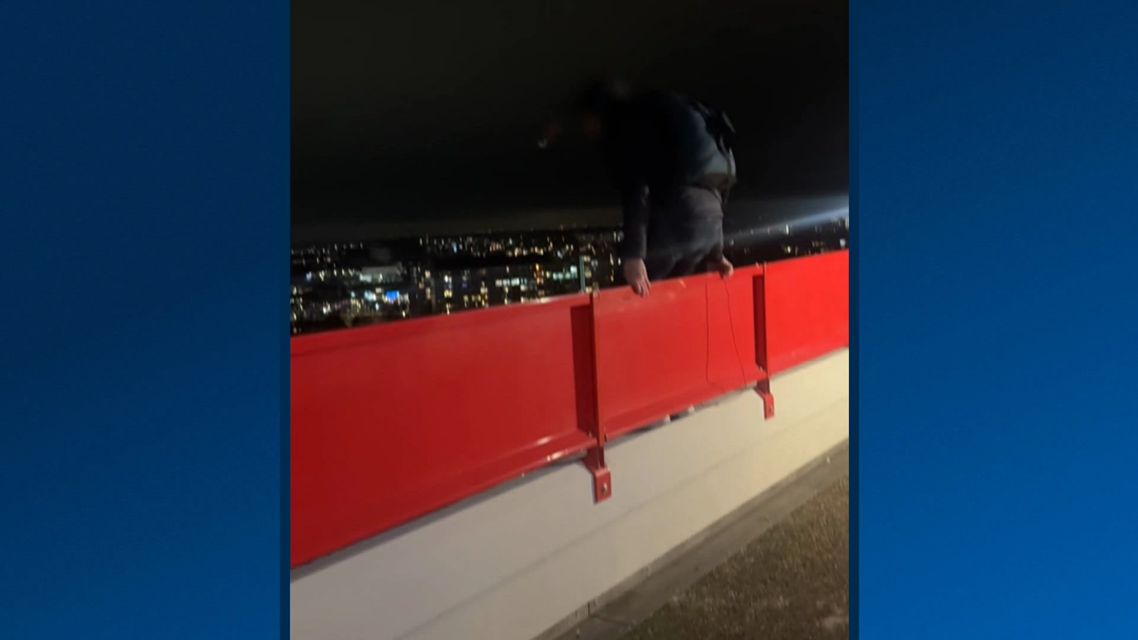 Bizar moment in Utrecht: basejumper springt van studentenflat