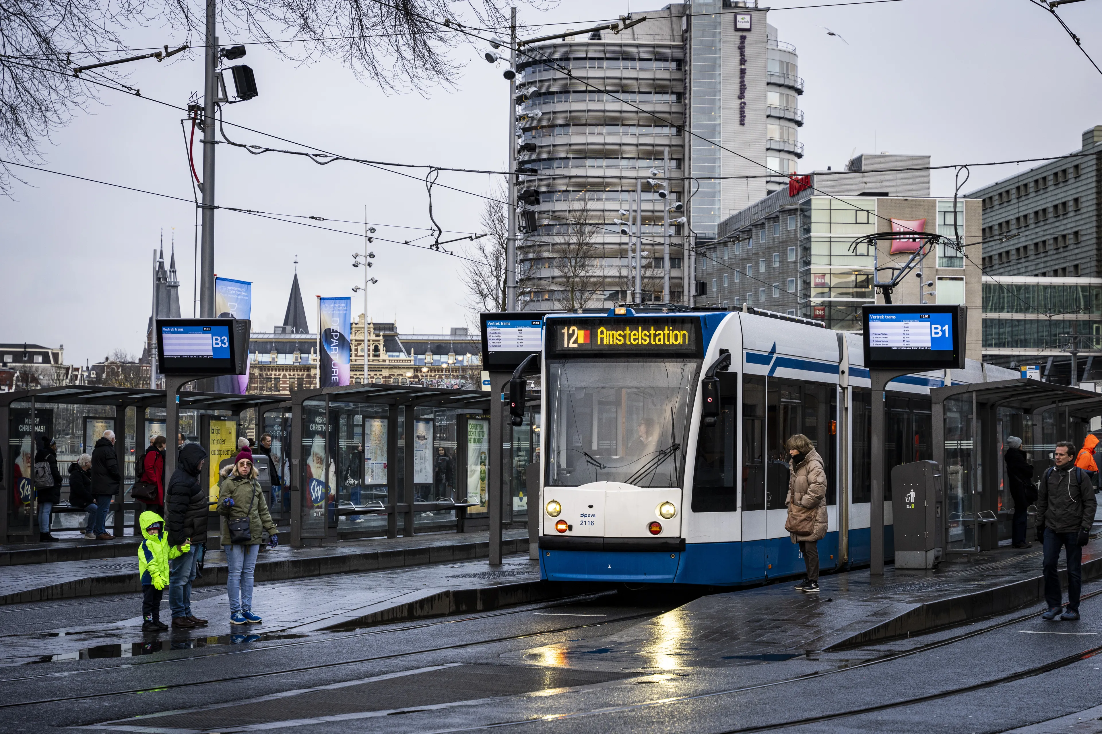 Gratis ov-kaartjes voor mensen met lager inkomen in Amsterdam