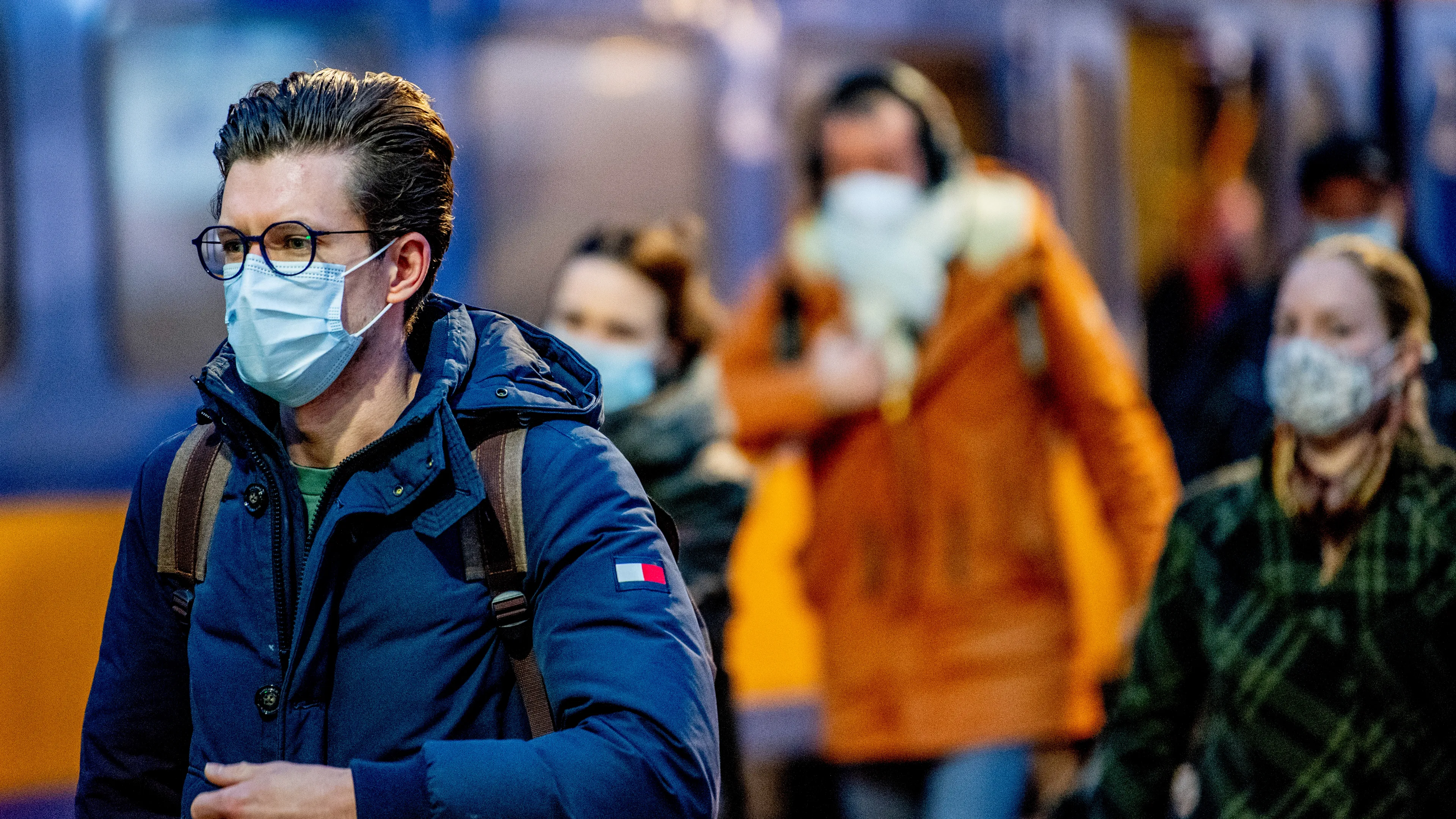 OMT-leden en experts roepen op tot langetermijnplan corona