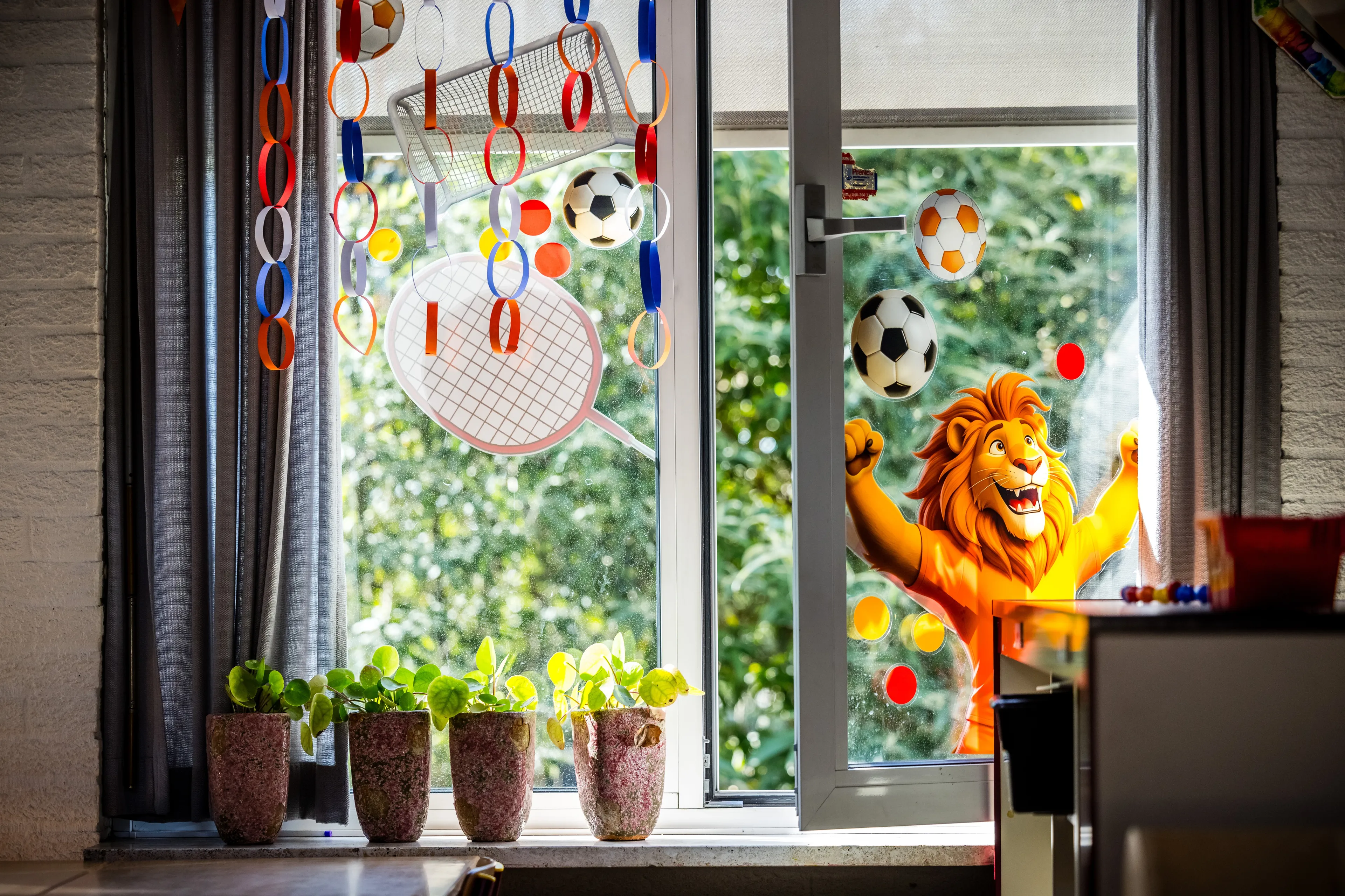 Scholen schrappen vrijdag lessen vanwege hitte