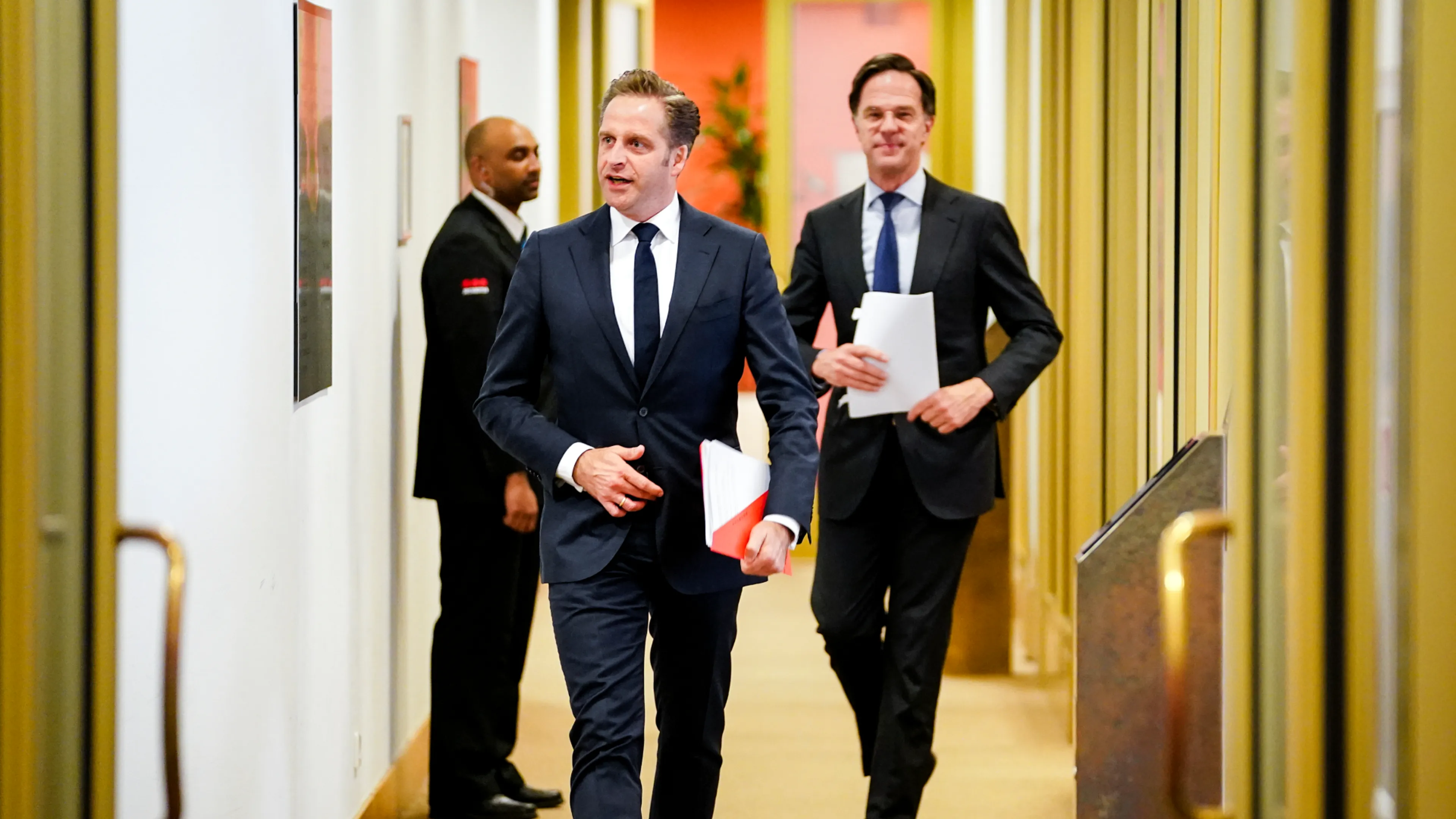 Nederlands coronabeleid schiet ernstig tekort: 'Telkens te laat ingegrepen'