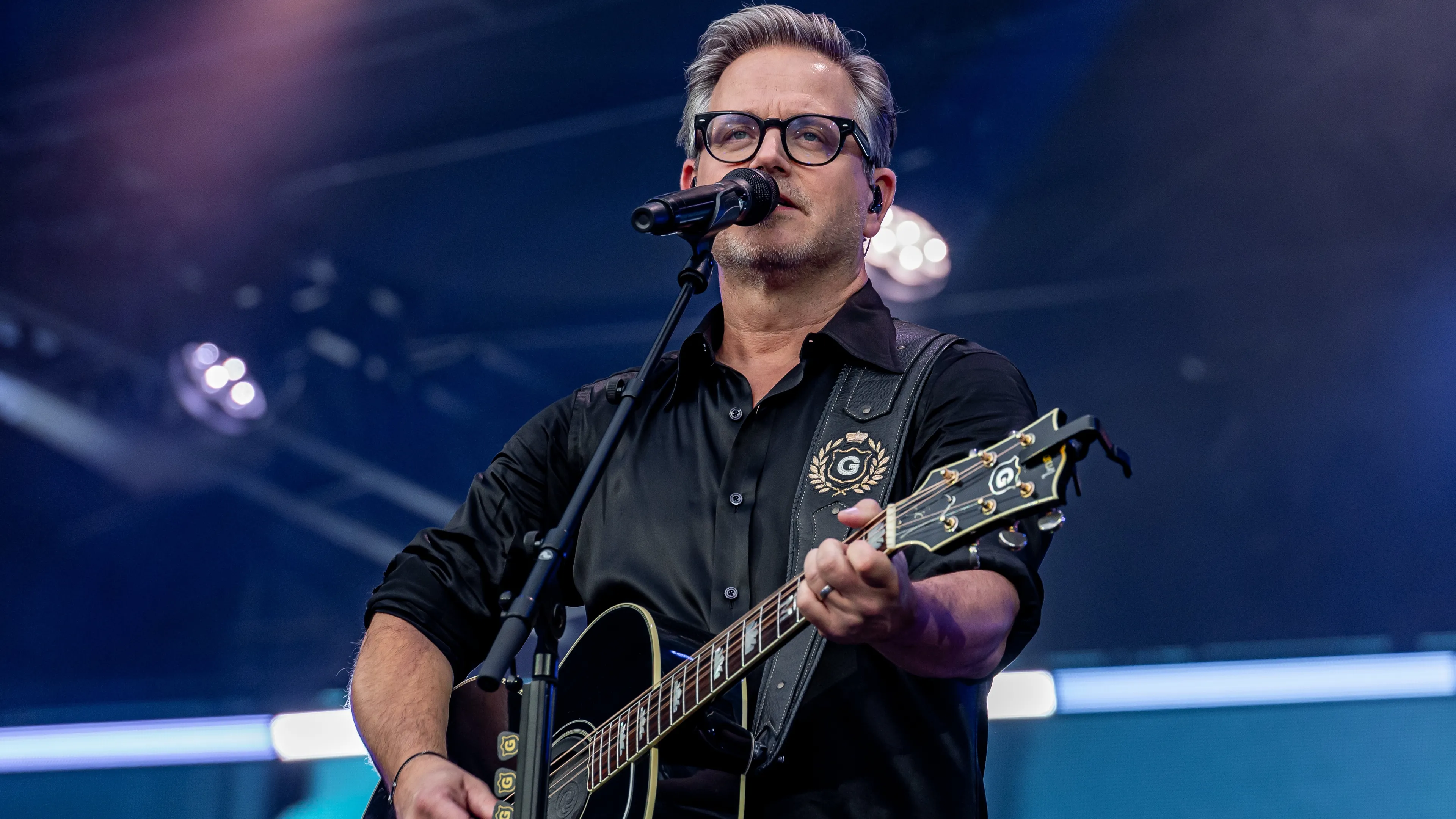 Koninklijke onderscheiding voor Guus Meeuwis na concertenreeks