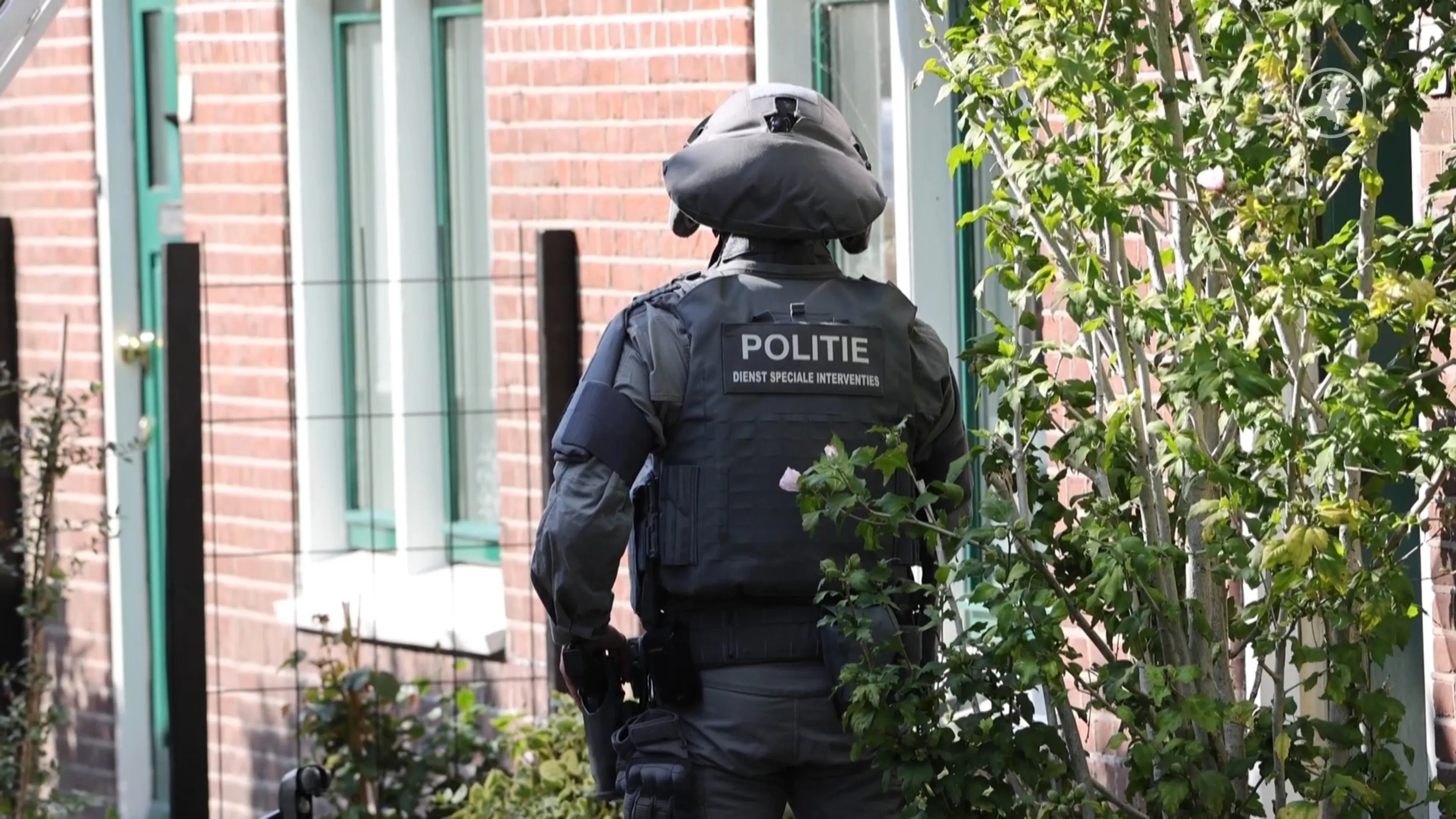 Man met onbegrepen gedrag zorgt voor gevaar in woning Drachten, vrouw gered