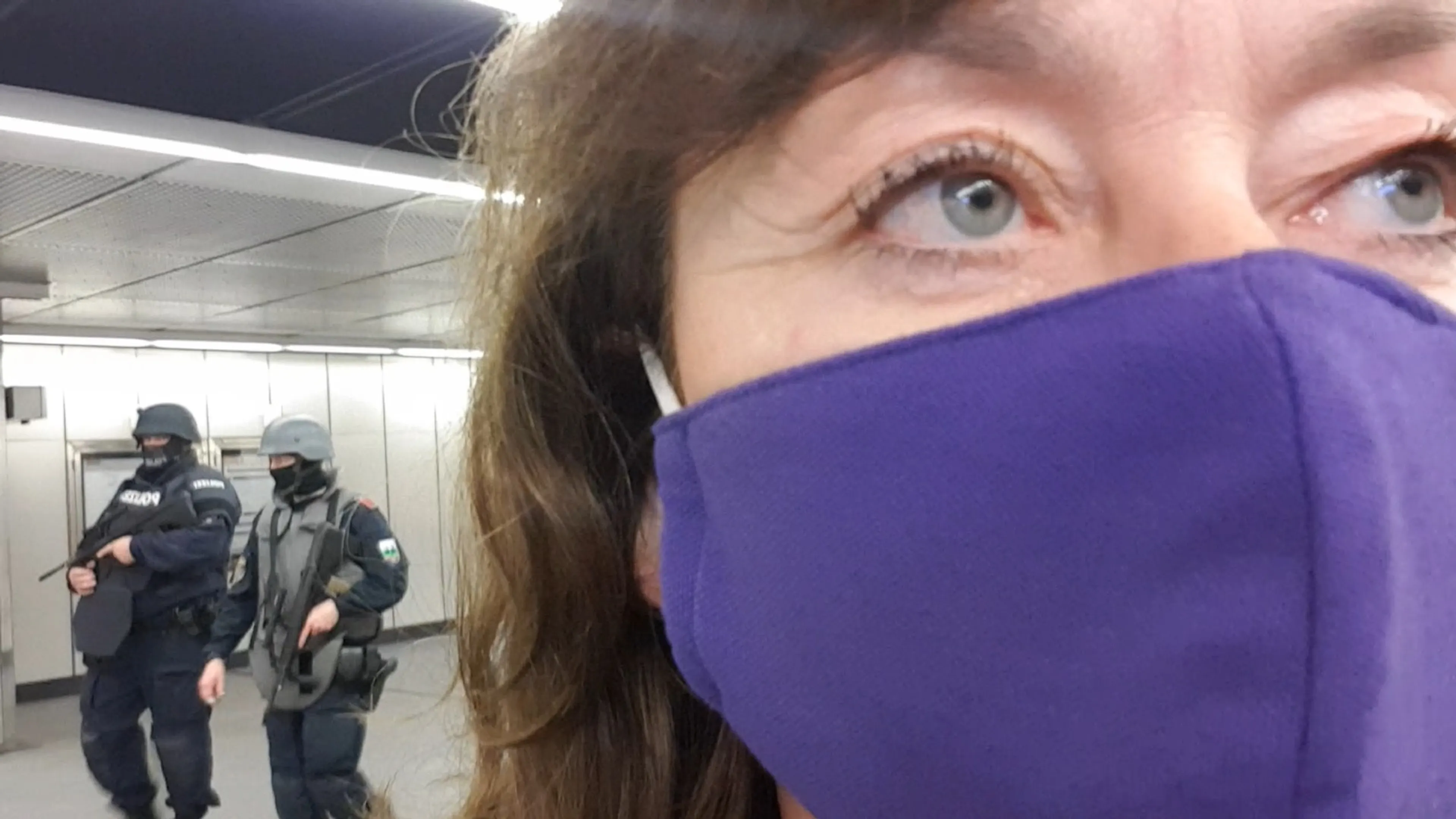Nederlandse Annemiek in Wenen: 'Alles wordt goed bewaakt, er hangt een gespannen sfeertje'
