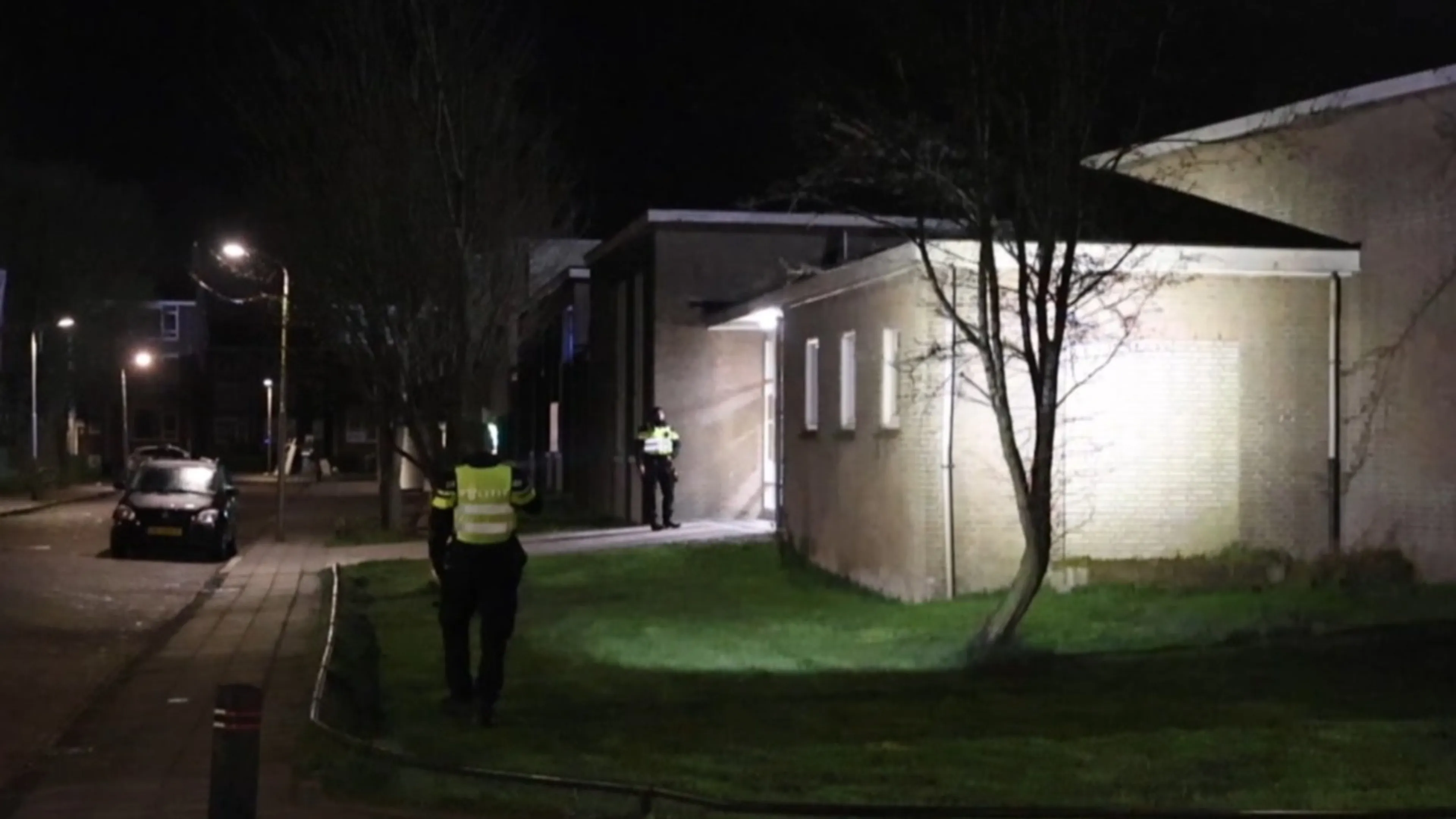 Politie plukt inbreker van dak na grote zoekactie met helikopter