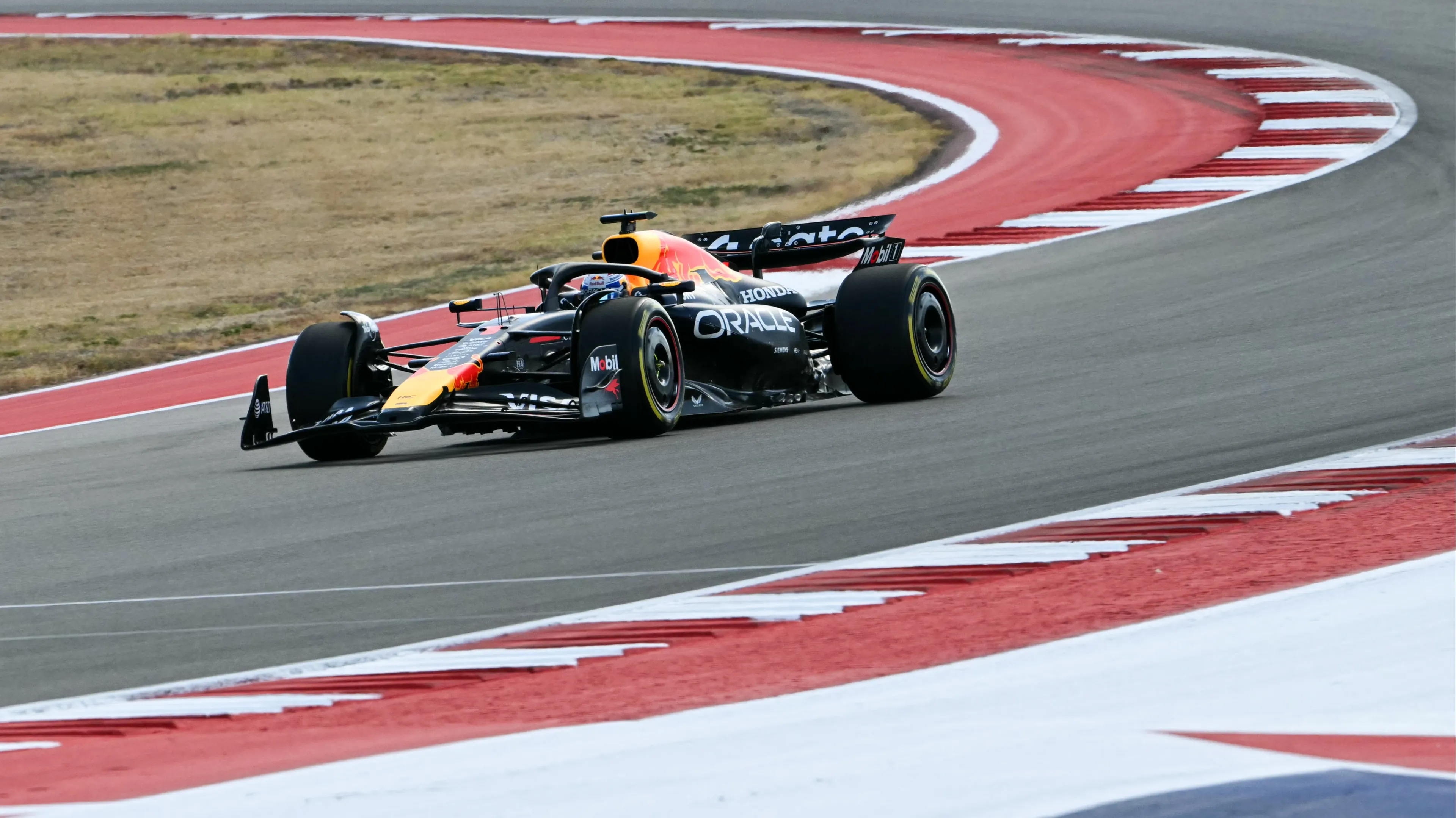 Verstappen wint sprintrace Austin en loopt in op concurrentie