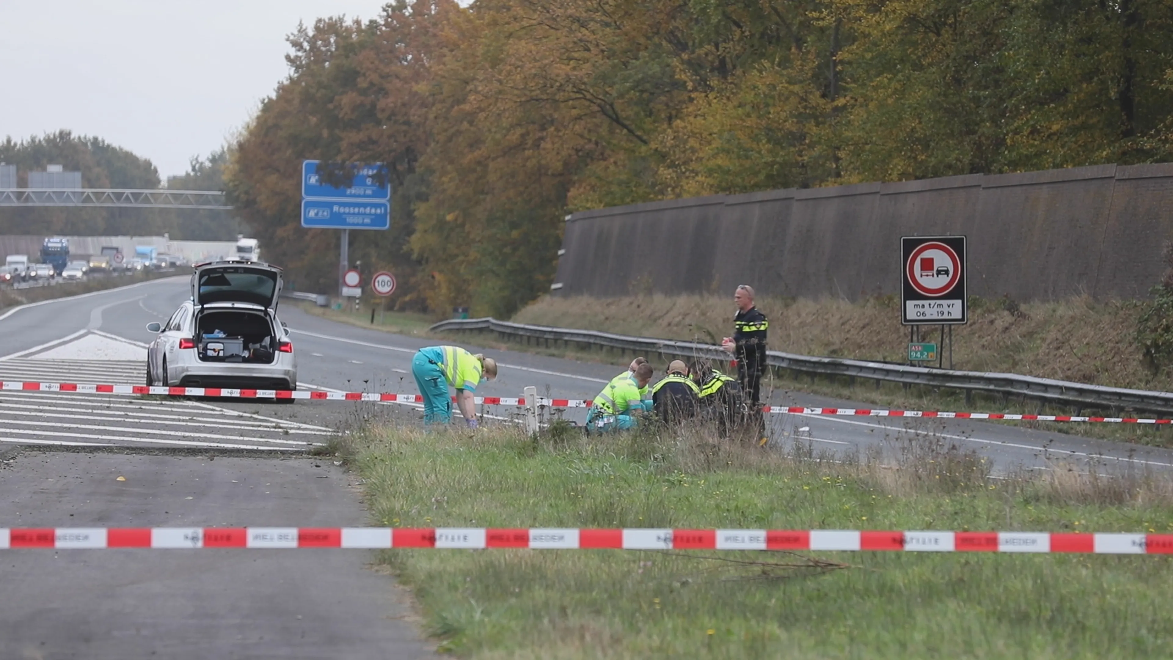 Politie schiet om vluchtende automobilist op A58 te pakken, snelweg deels afgesloten 