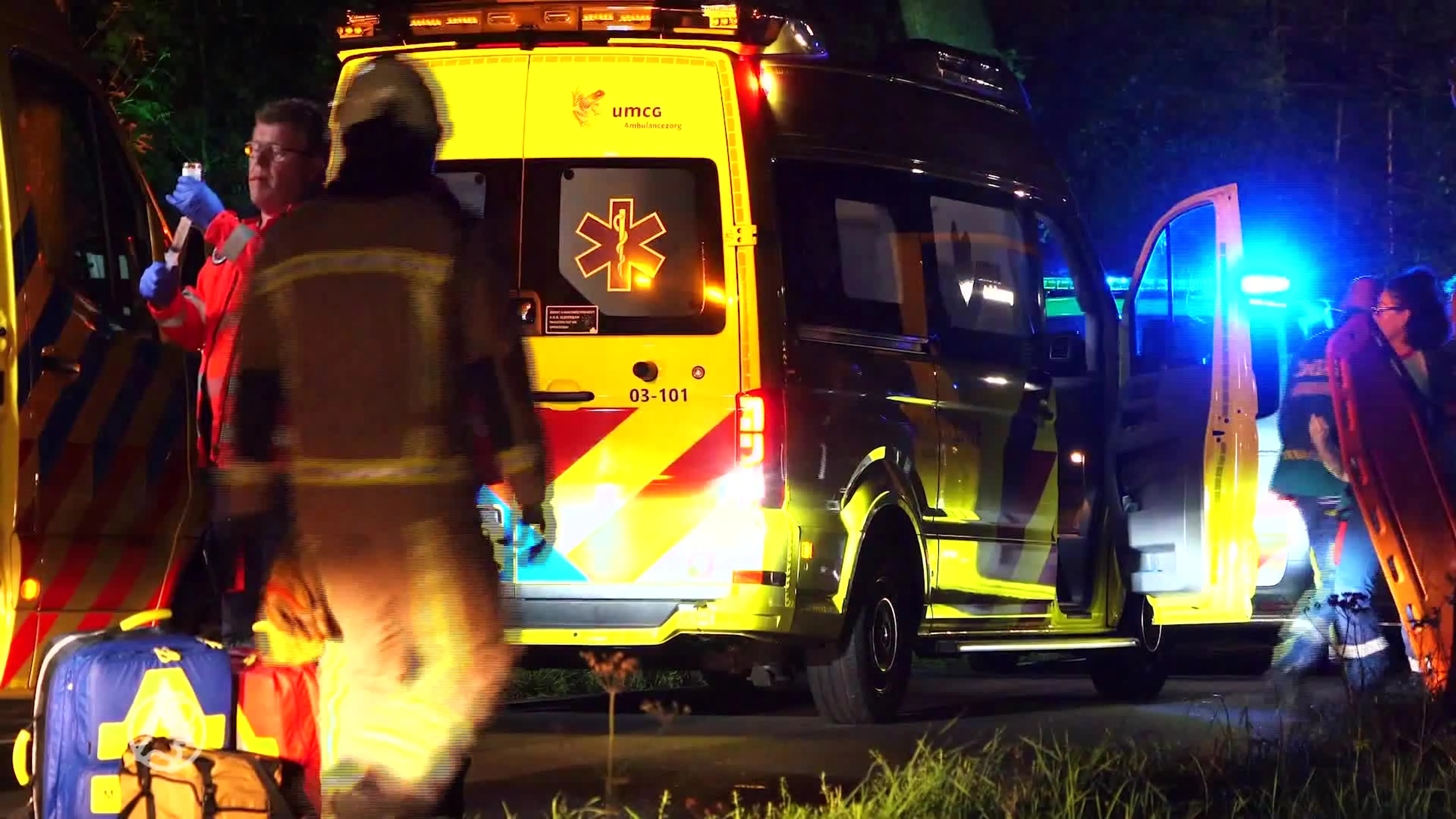 Dode en zwaargewonden door botsing op boom