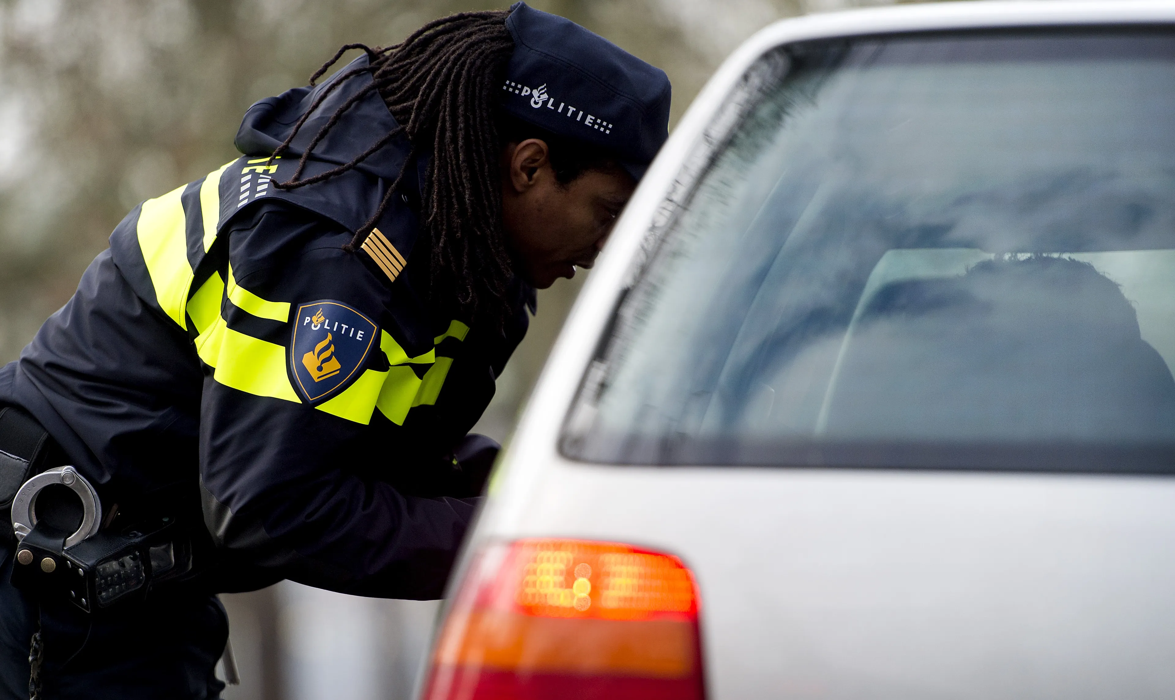 Man (65) betrapt na 30 jaar zonder rijbewijs: 'Zat er een keer aan te komen'