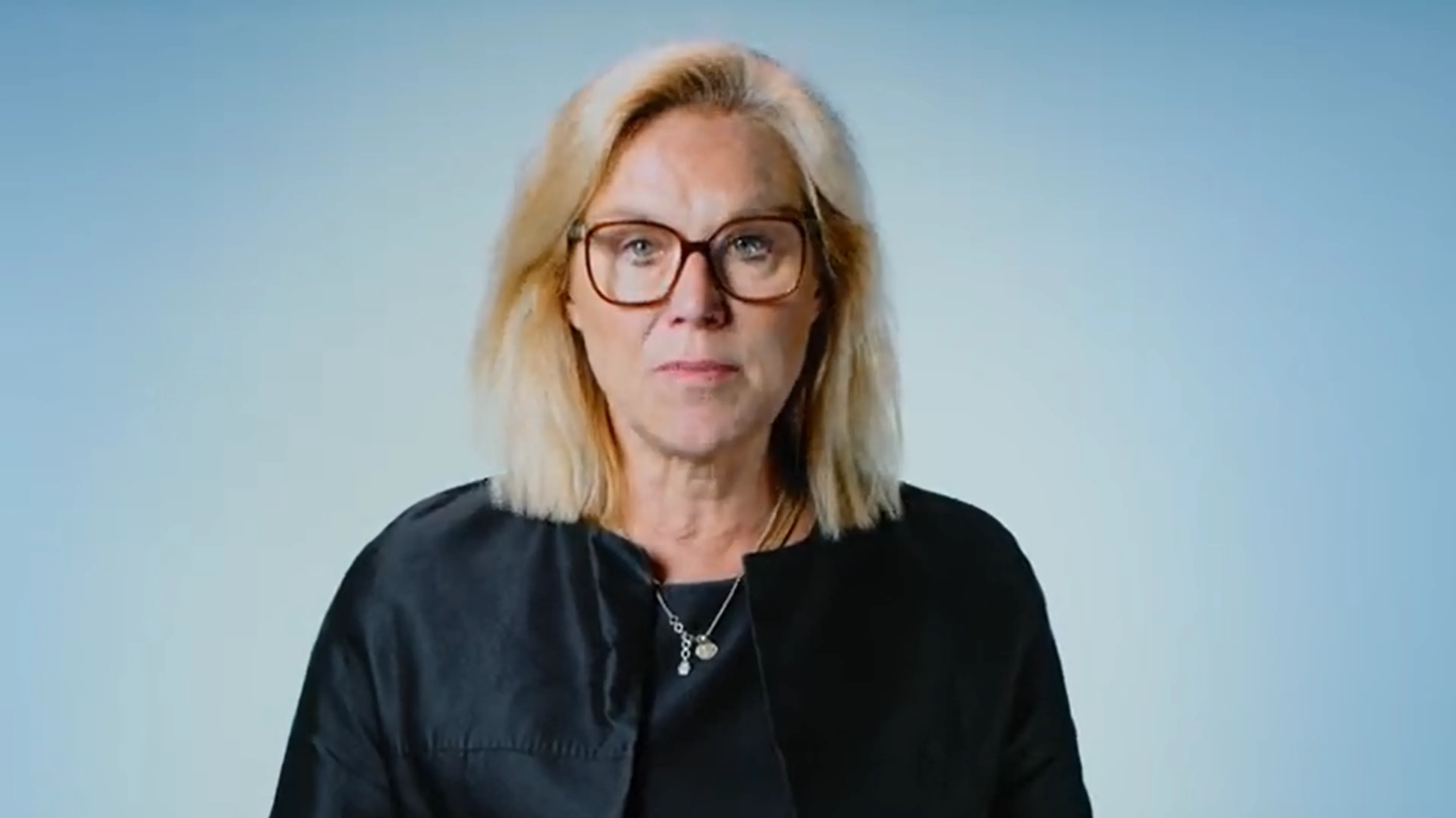 Kaag doet aangifte na 'racistische drek' onder Twittervideo ministerie