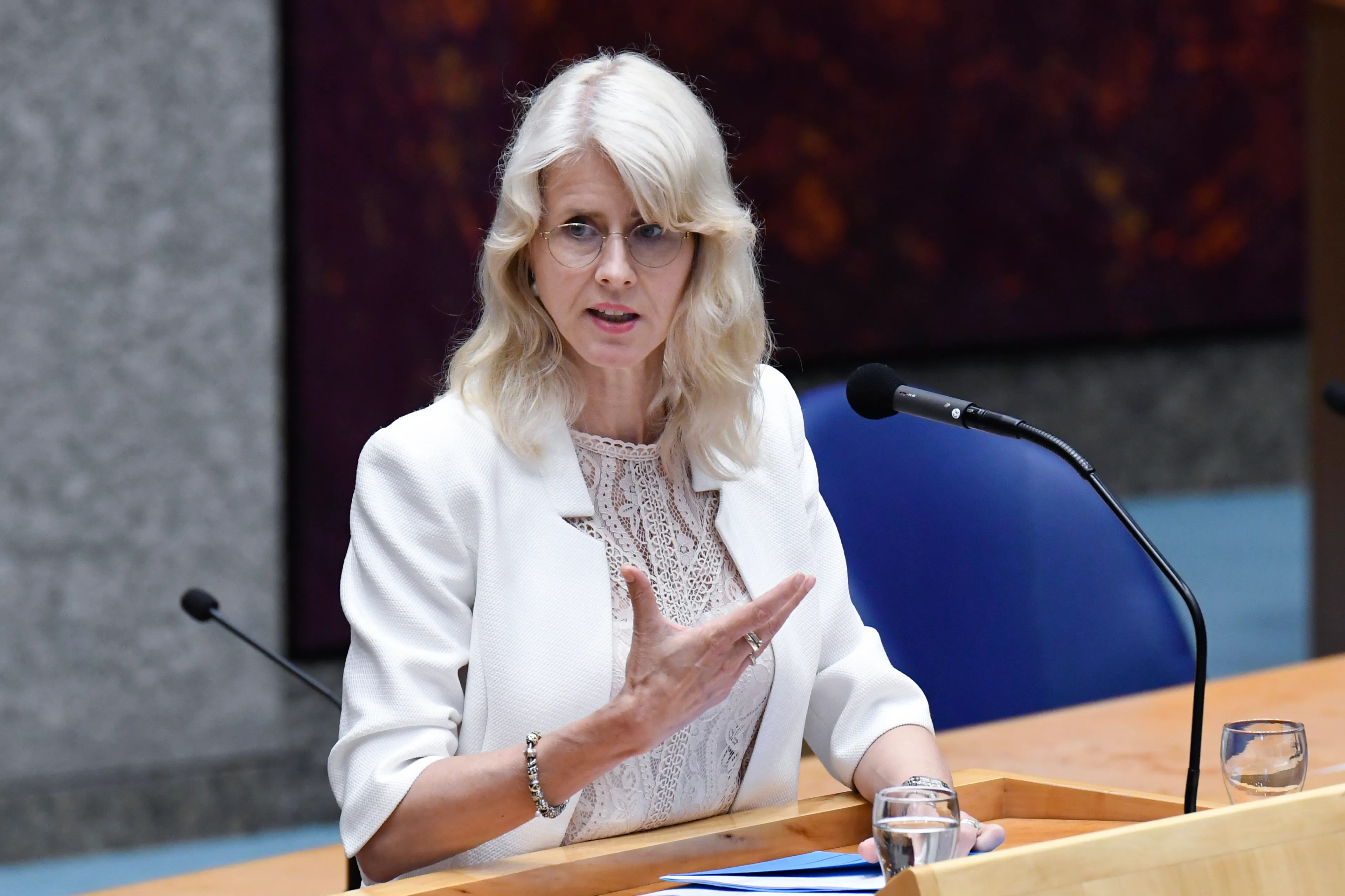 Ontslagen Mona Keijzer lag al langer op ramkoers met het kabinet over corona