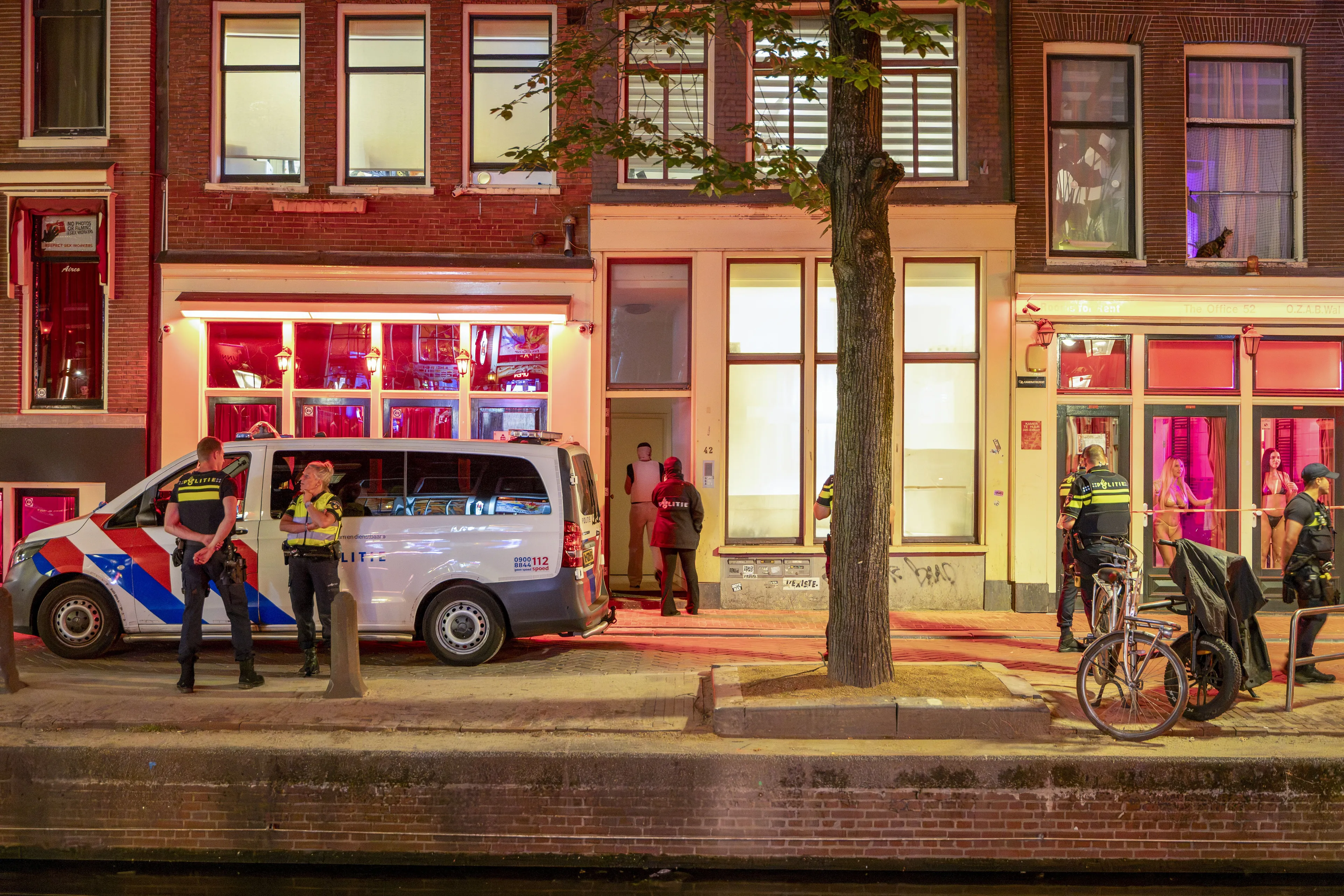Roemeense bende dwong mogelijk tientallen vrouwen tot prostitutie op Wallen