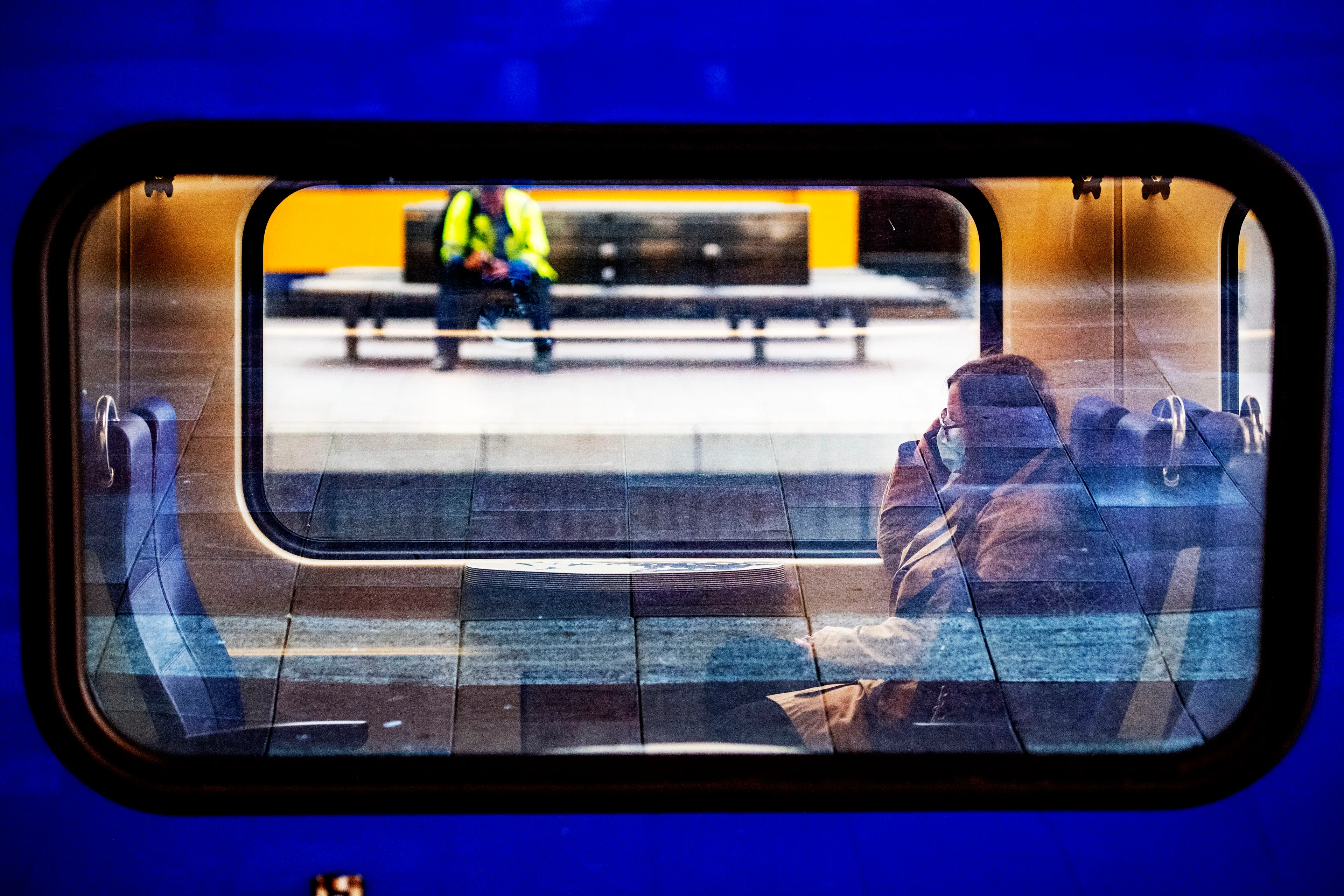 Alleen stoelen aan het raam straks beschikbaar in de trein