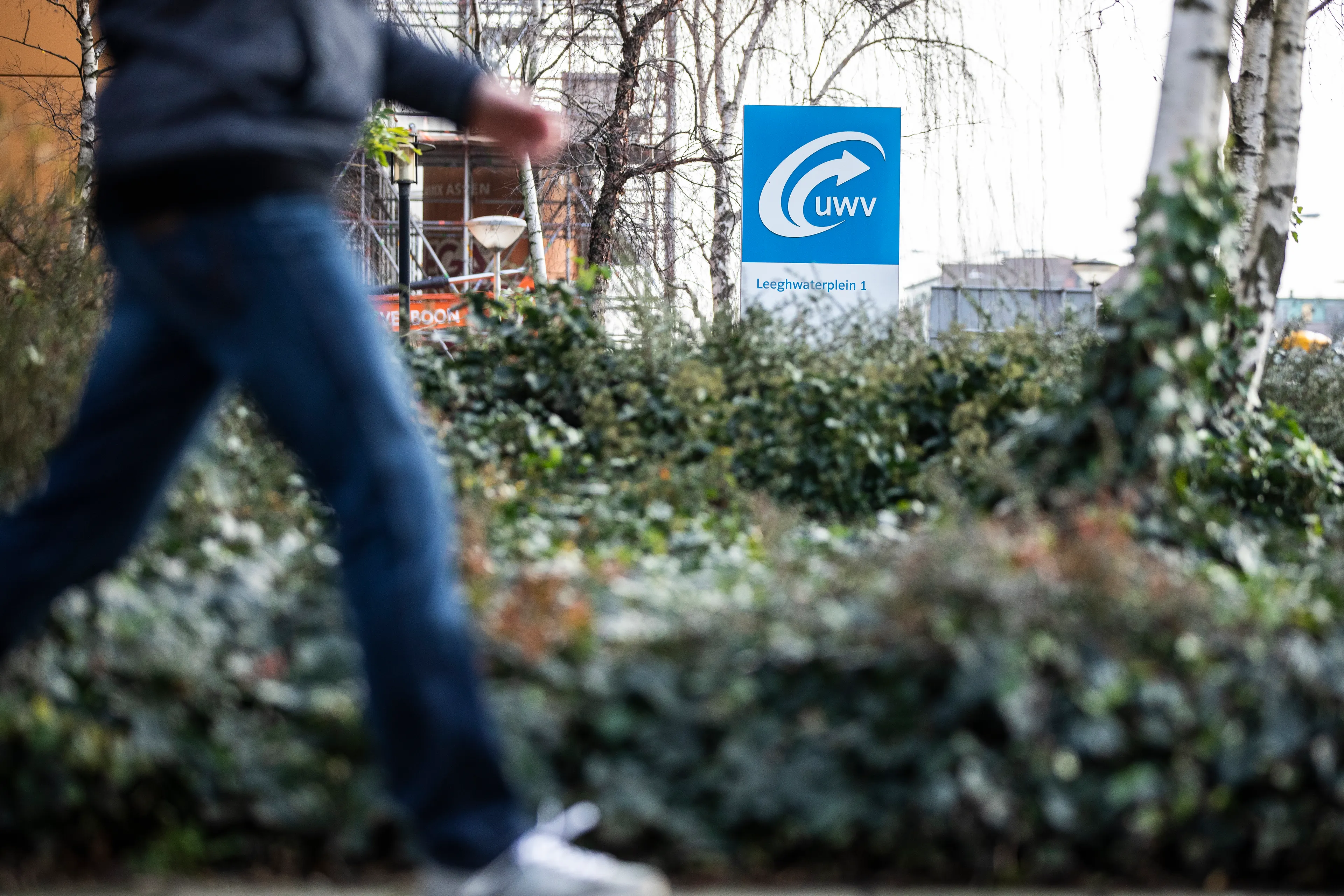 Gemeente Wijdemeren houdt poot stijf: vrouw moet bijstand terugbetalen vanwege boodschappen