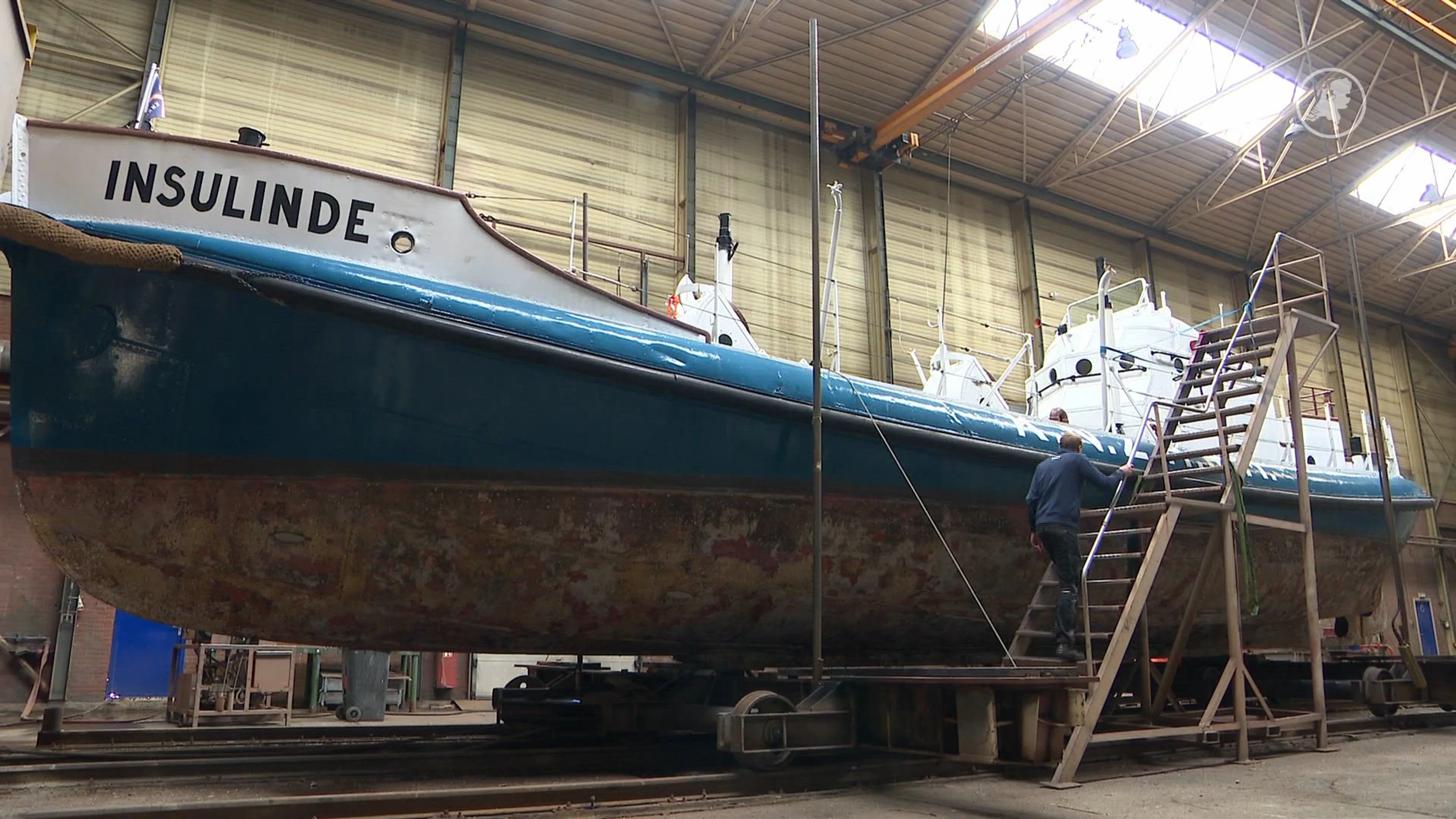 Wie helpt Willem de 100 jaar oude reddingboot Insulinde te repareren?