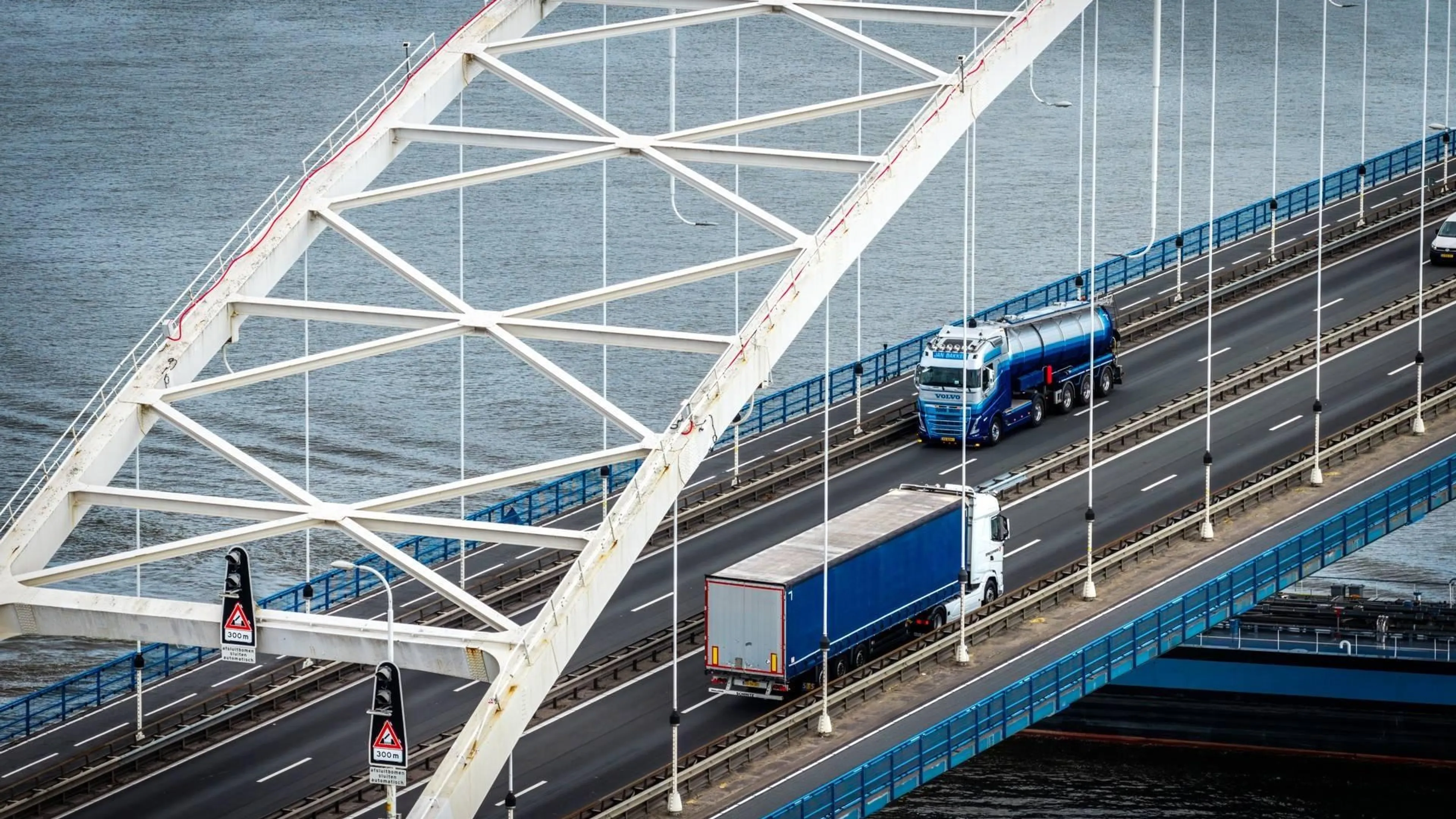 Karremans kondigt grote actie met politie aan op Merwedebrug