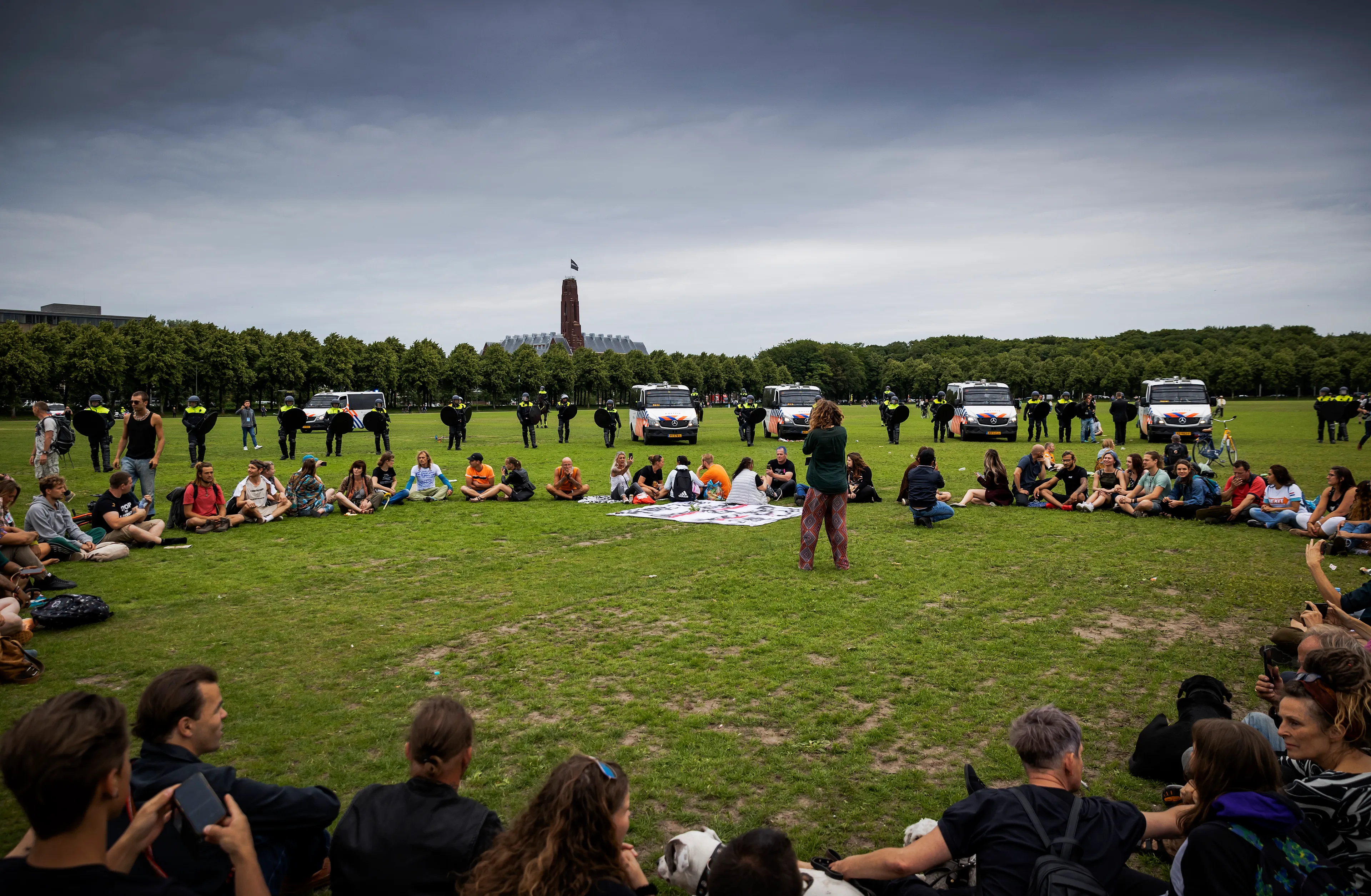 Protest Viruswaanzin op het Malieveld gaat dit keer wél door