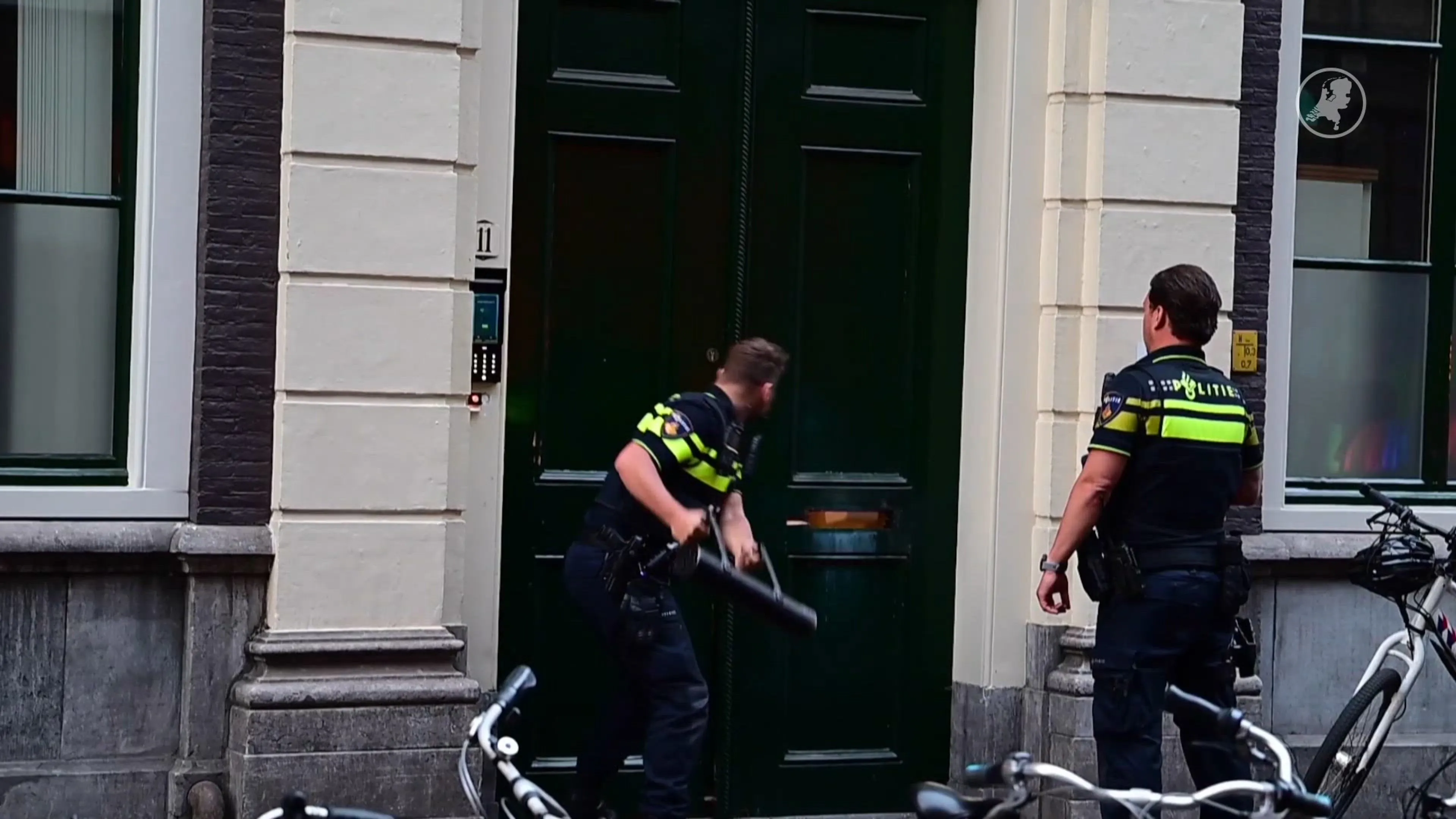 Vuurwerkbom bij D66-kantoor: OM spreekt van terroristisch motief