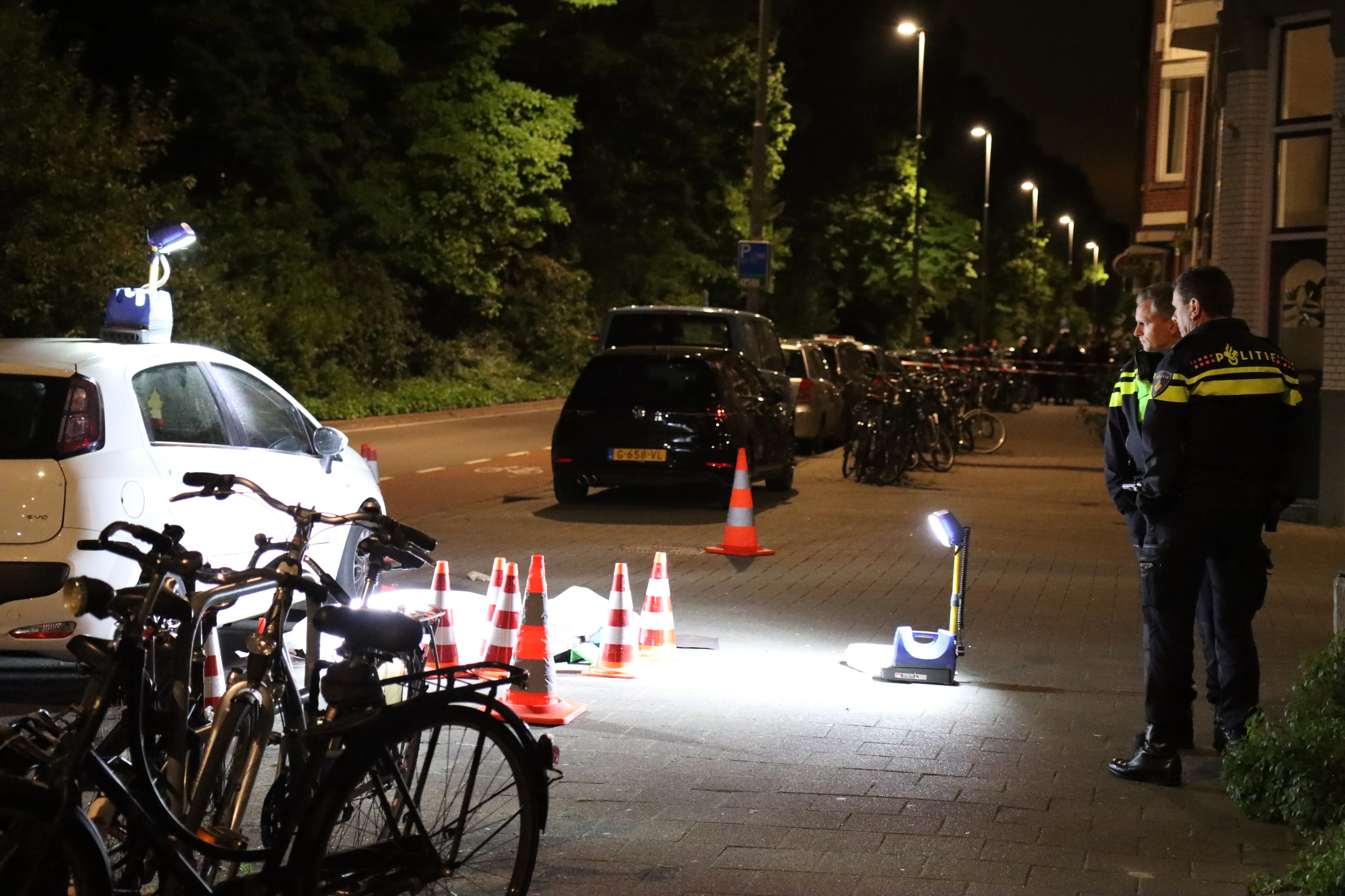 Dode bij schietpartij in Rotterdam, daders voortvluchtig